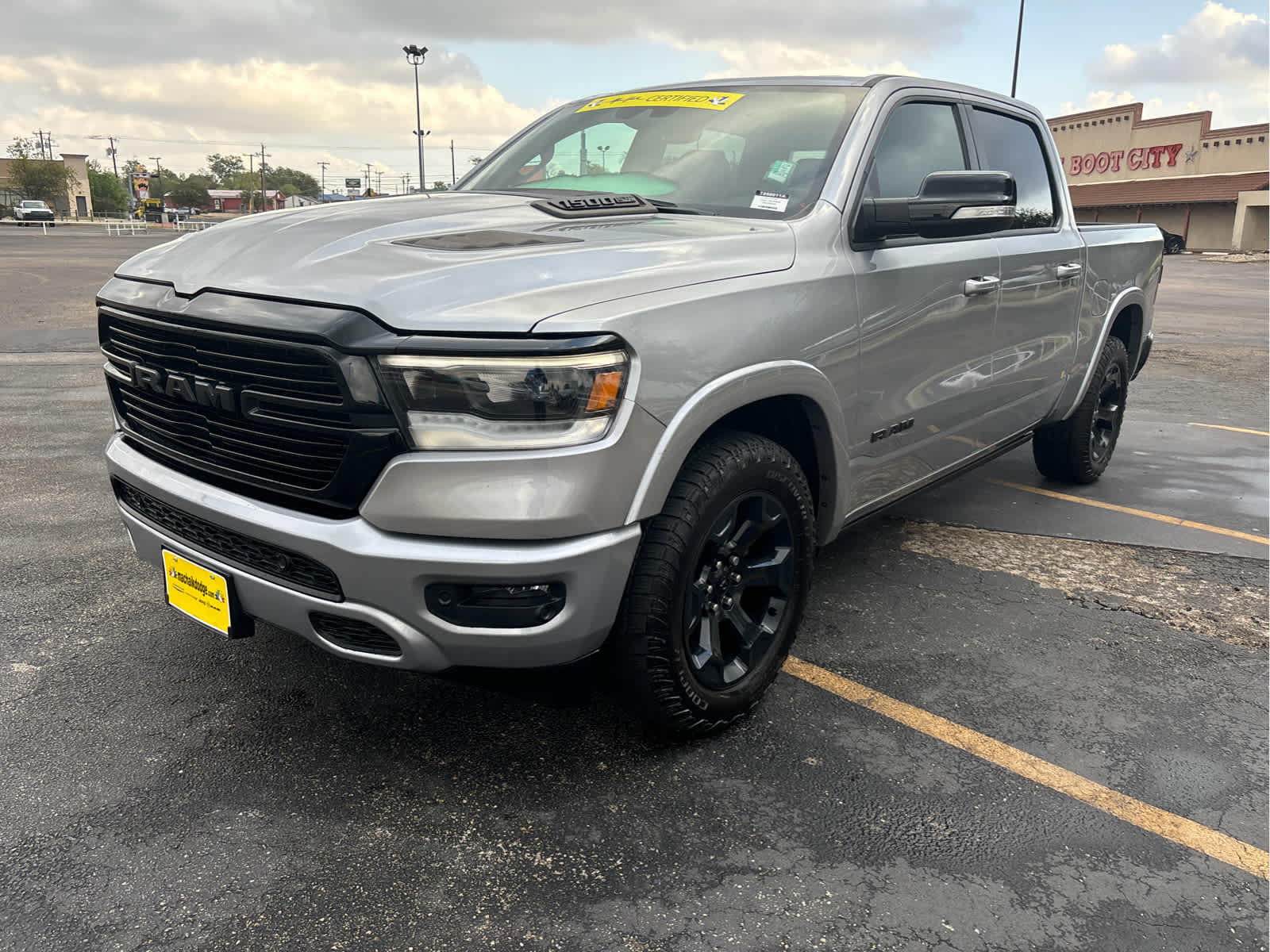 2022 Ram 1500 Laramie 4x4 Crew Cab 57 Box 17