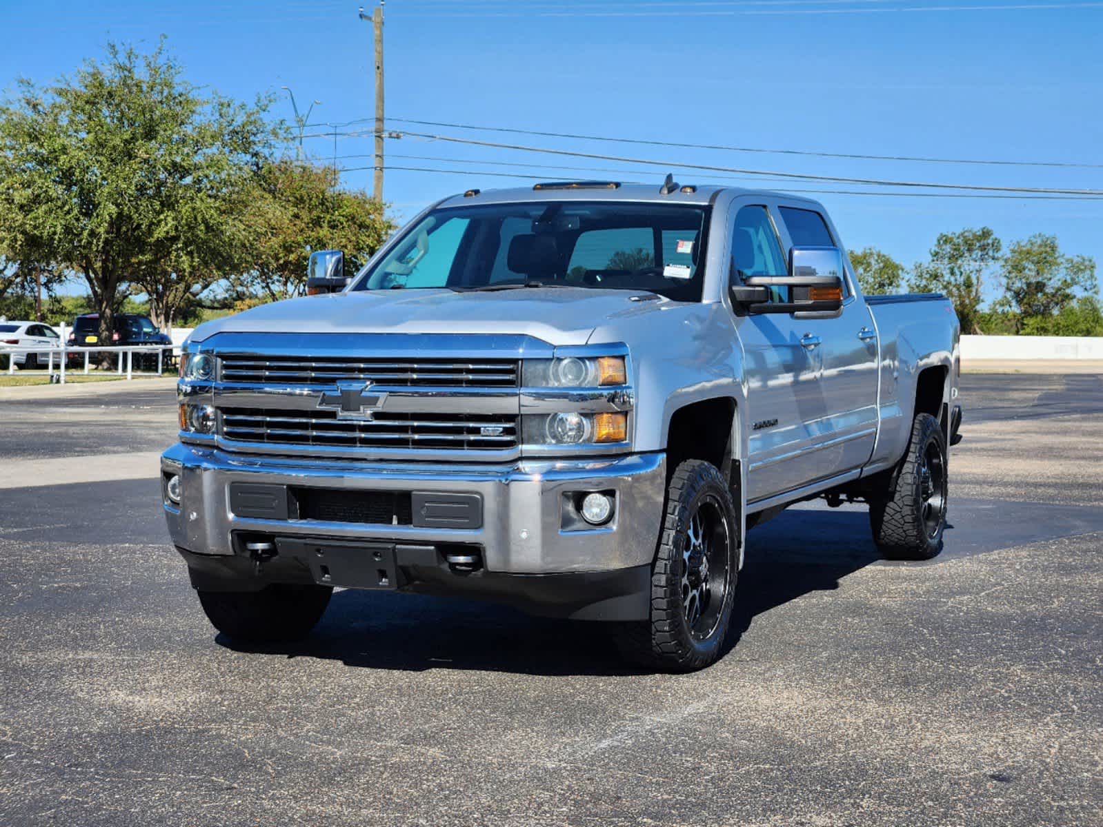 2015 Chevrolet Silverado 2500HD LTZ 4WD Crew Cab 153.7 3