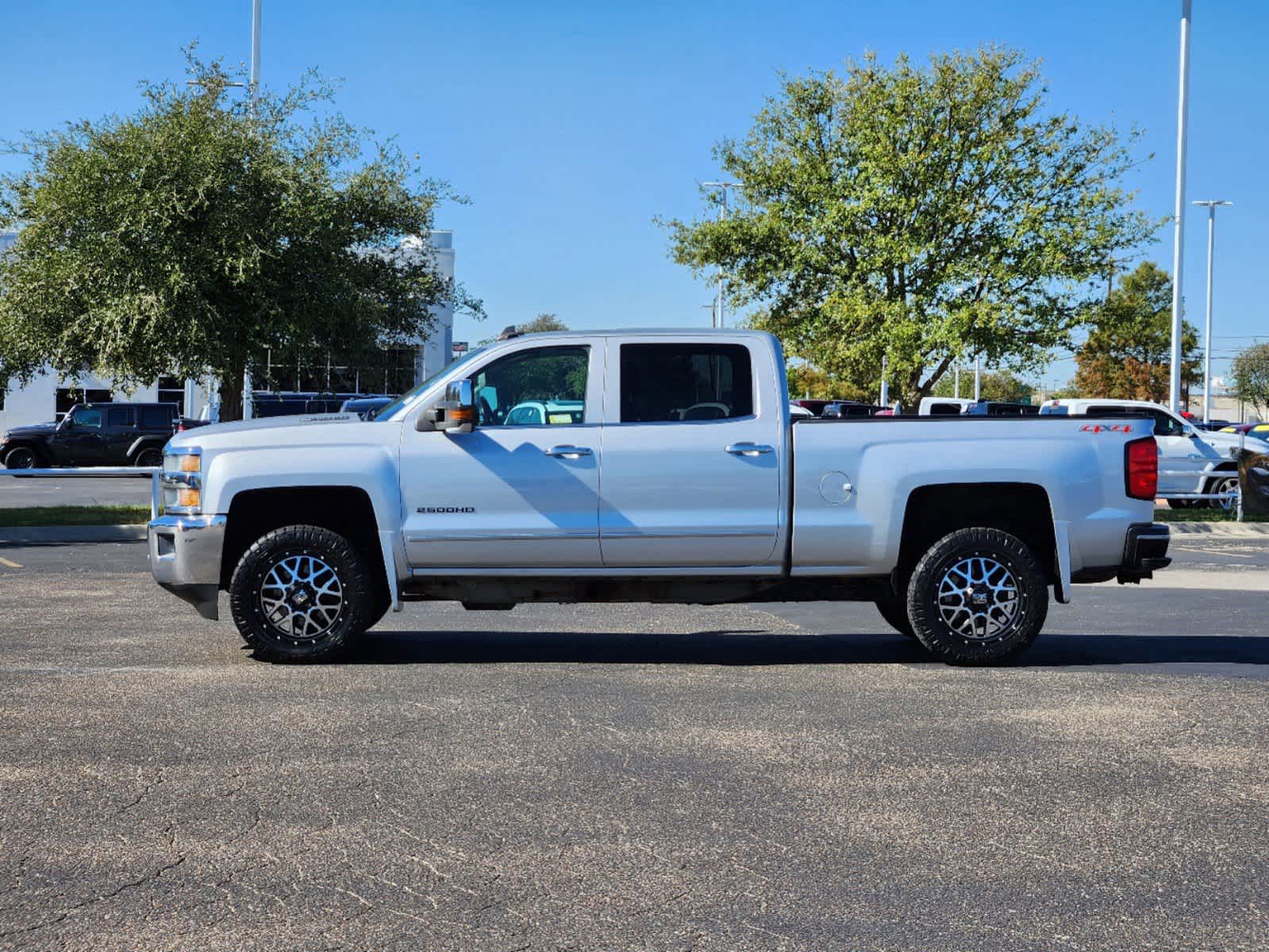 2015 Chevrolet Silverado 2500HD LTZ 4WD Crew Cab 153.7 4