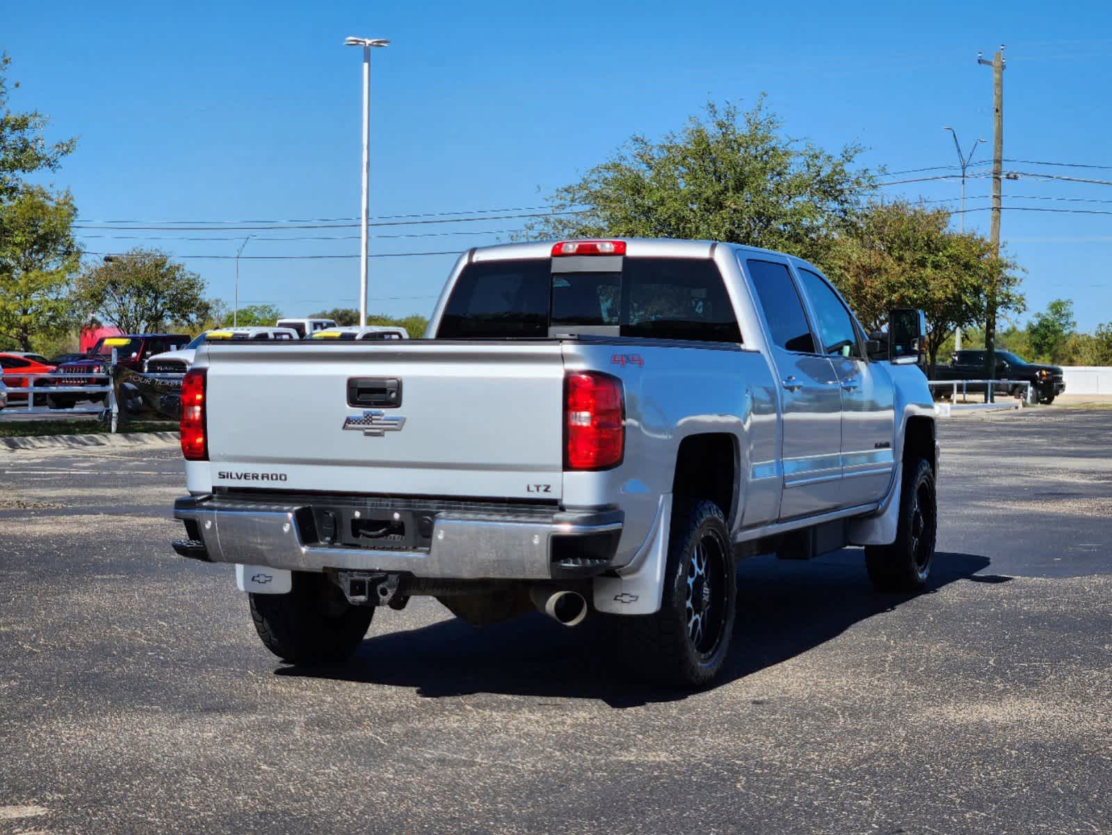 2015 Chevrolet Silverado 2500HD LTZ 4WD Crew Cab 153.7 5