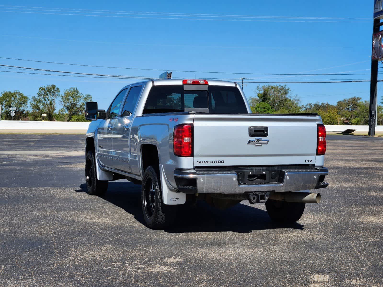 2015 Chevrolet Silverado 2500HD LTZ 4WD Crew Cab 153.7 7