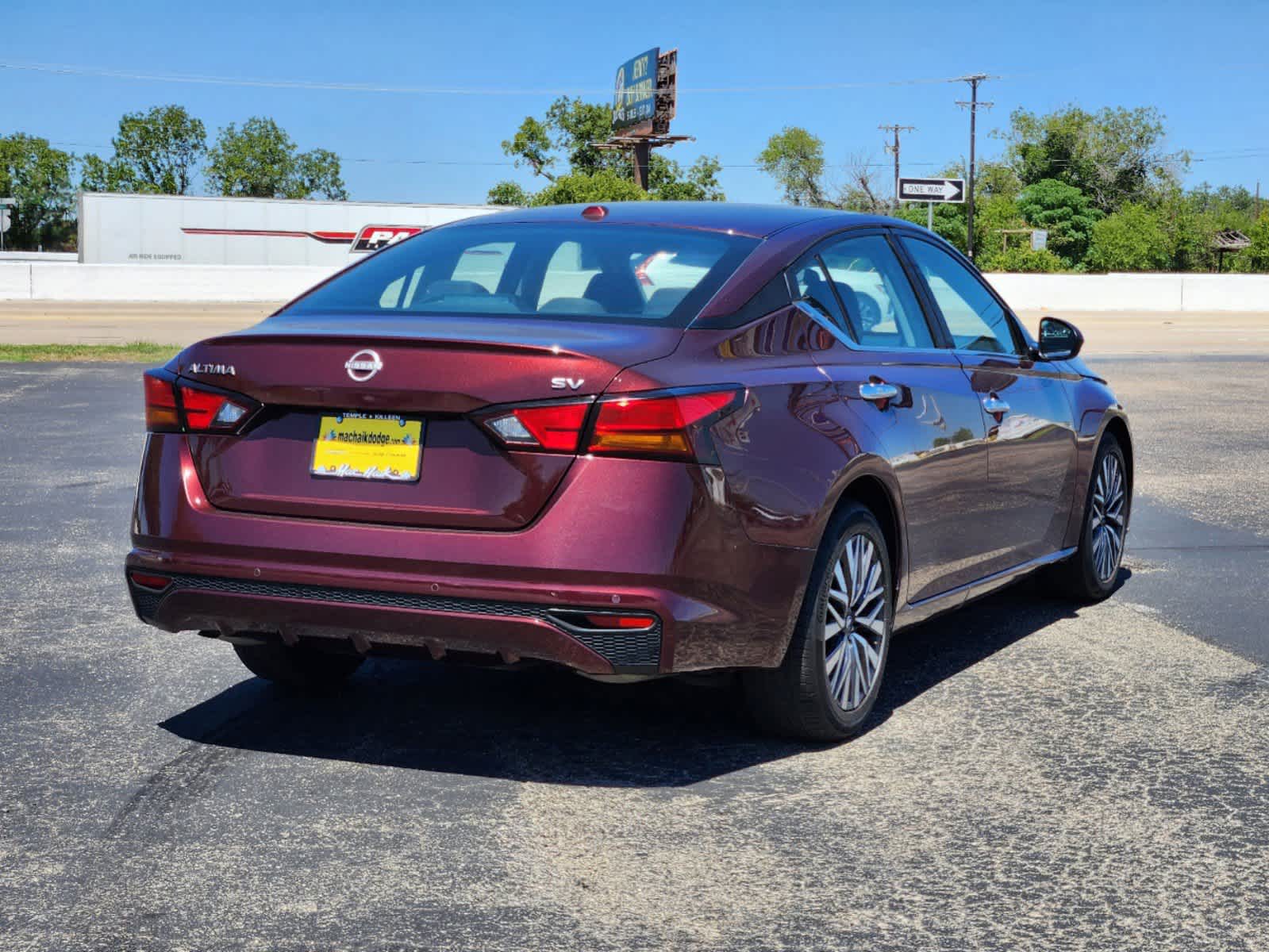 2023 Nissan Altima 2.5 SV 4