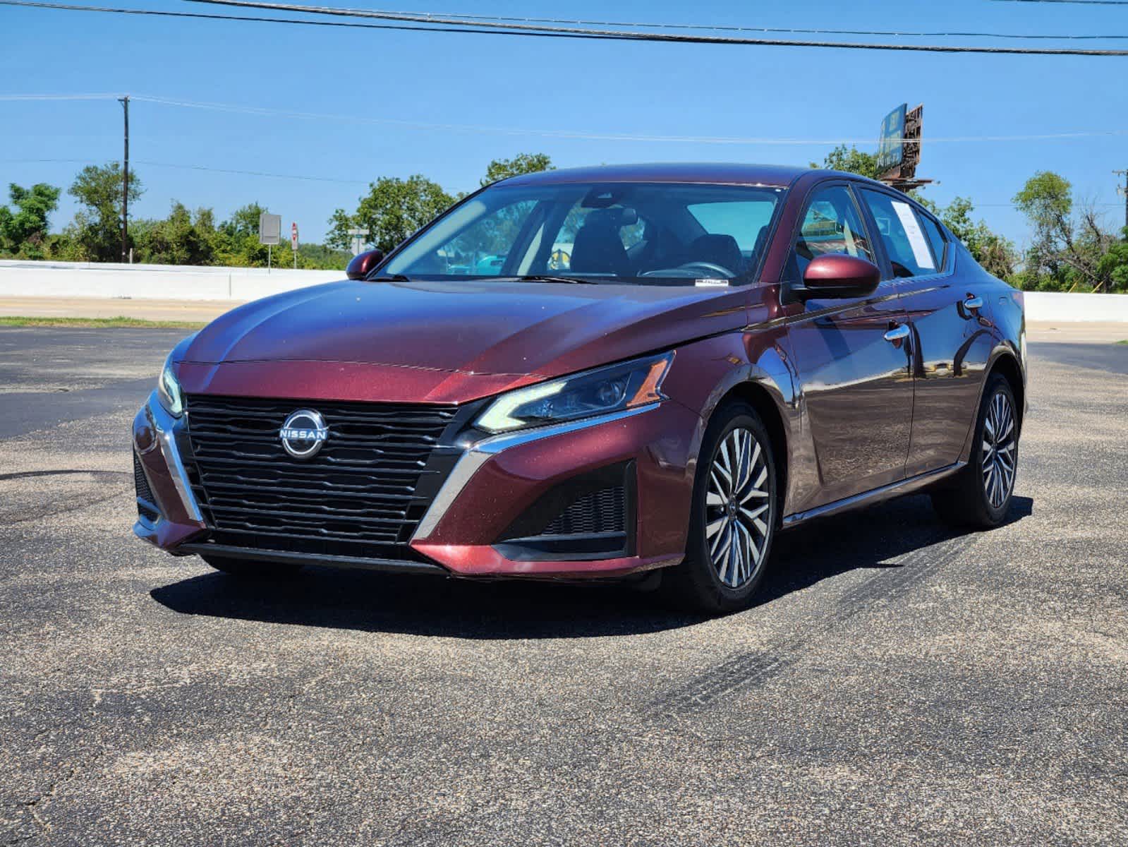 2023 Nissan Altima 2.5 SV 2