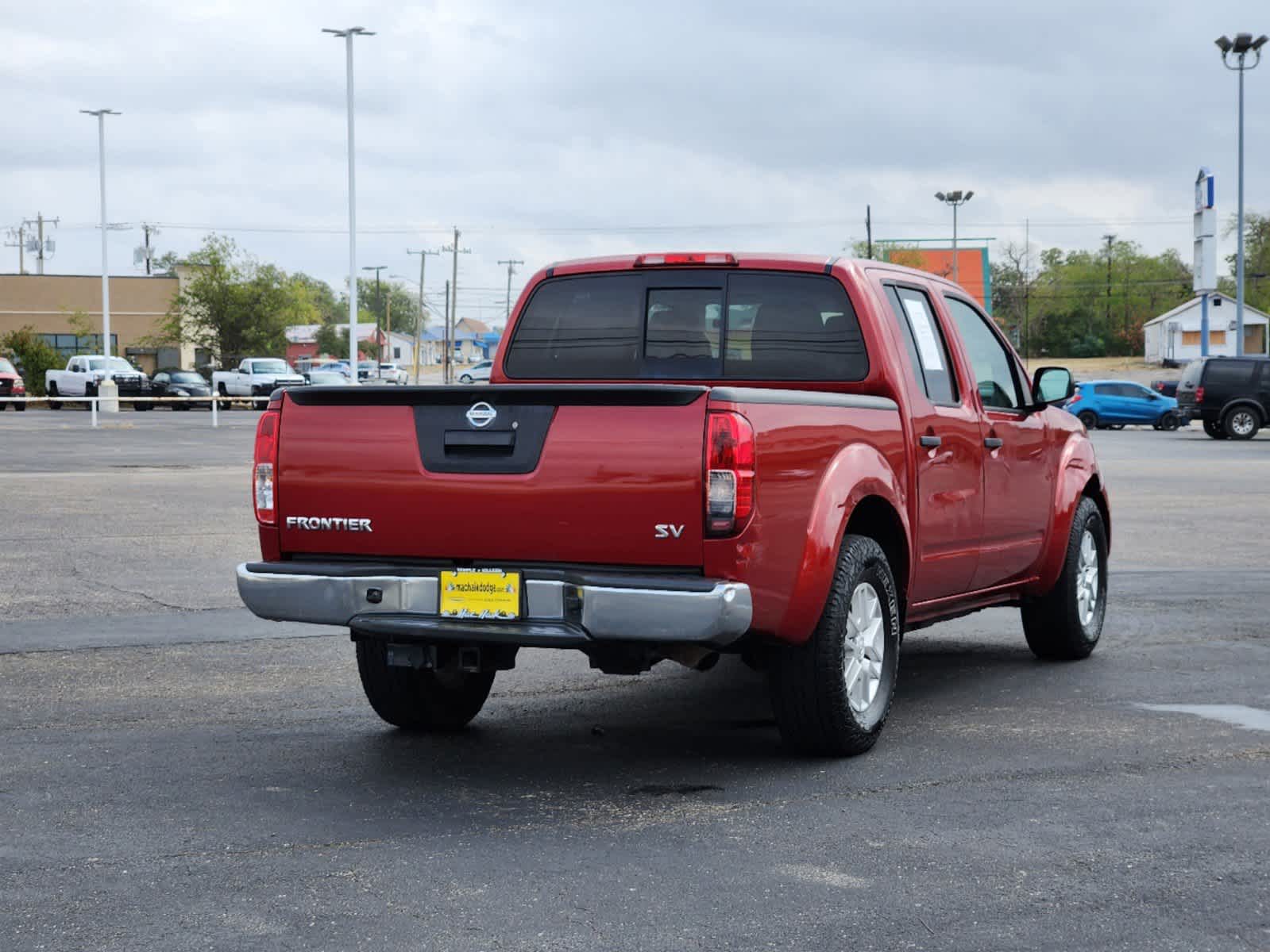 2015 Nissan Frontier SV 2WD Crew Cab SWB Auto 5