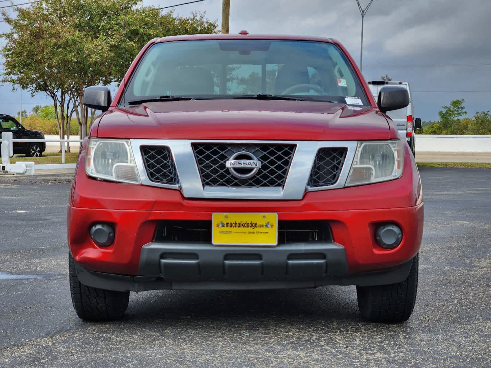 2015 Nissan Frontier SV 2WD Crew Cab SWB Auto 2