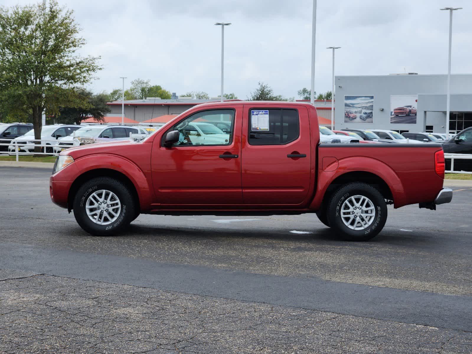 2015 Nissan Frontier SV 2WD Crew Cab SWB Auto 4