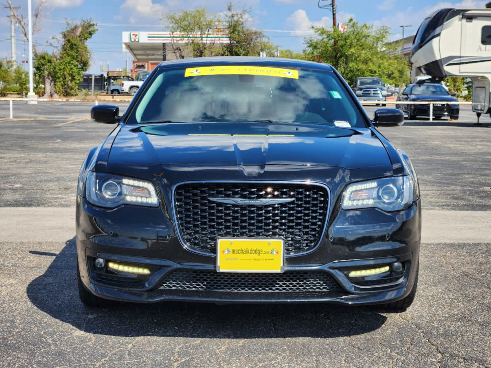 2021 Chrysler 300 Touring L 4