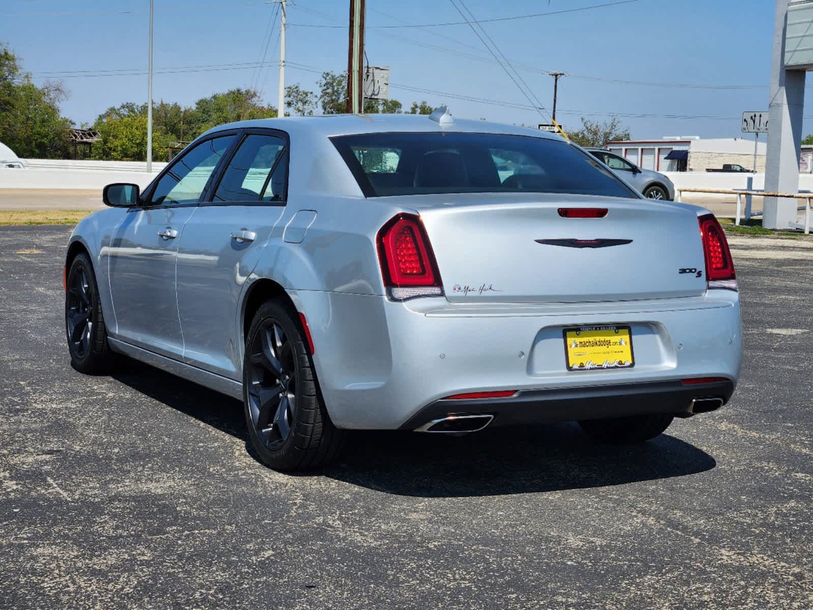 2022 Chrysler 300 300S 5