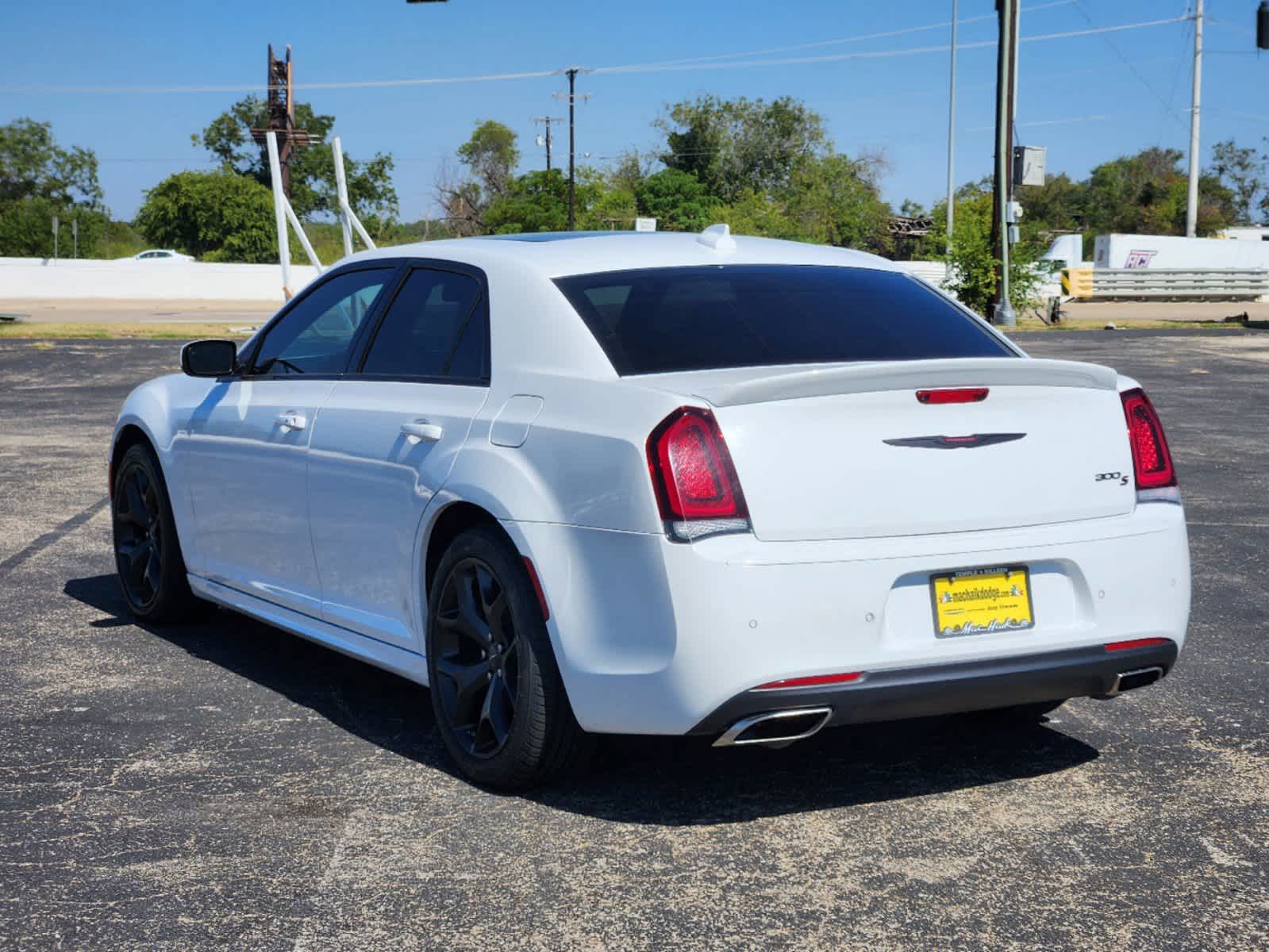 2022 Chrysler 300 300S 7