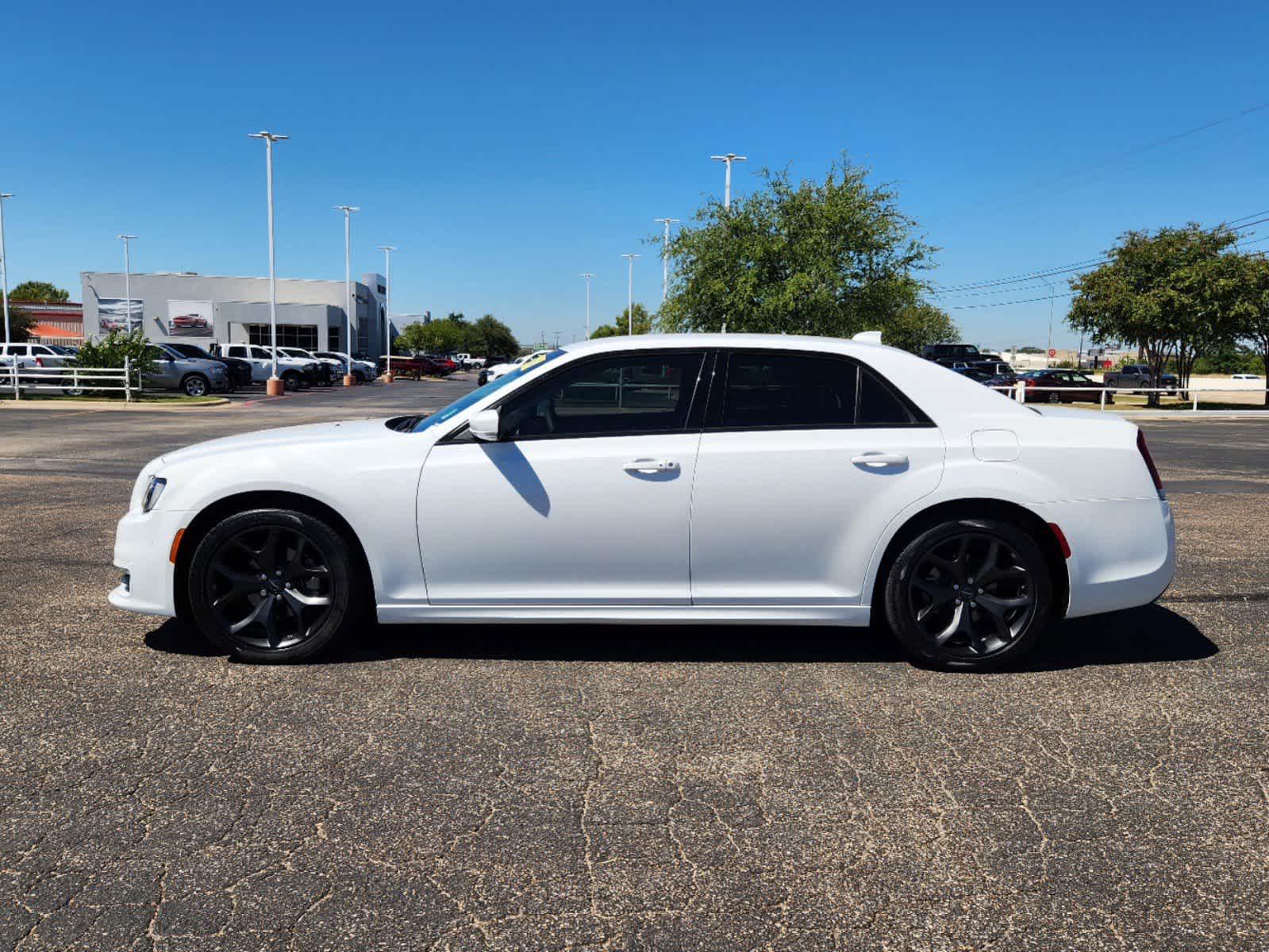 2022 Chrysler 300 Touring L 3