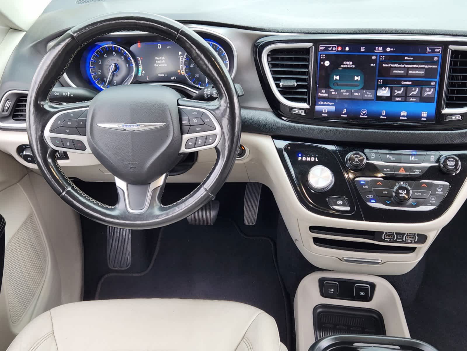 2021 Chrysler Pacifica Touring L 26