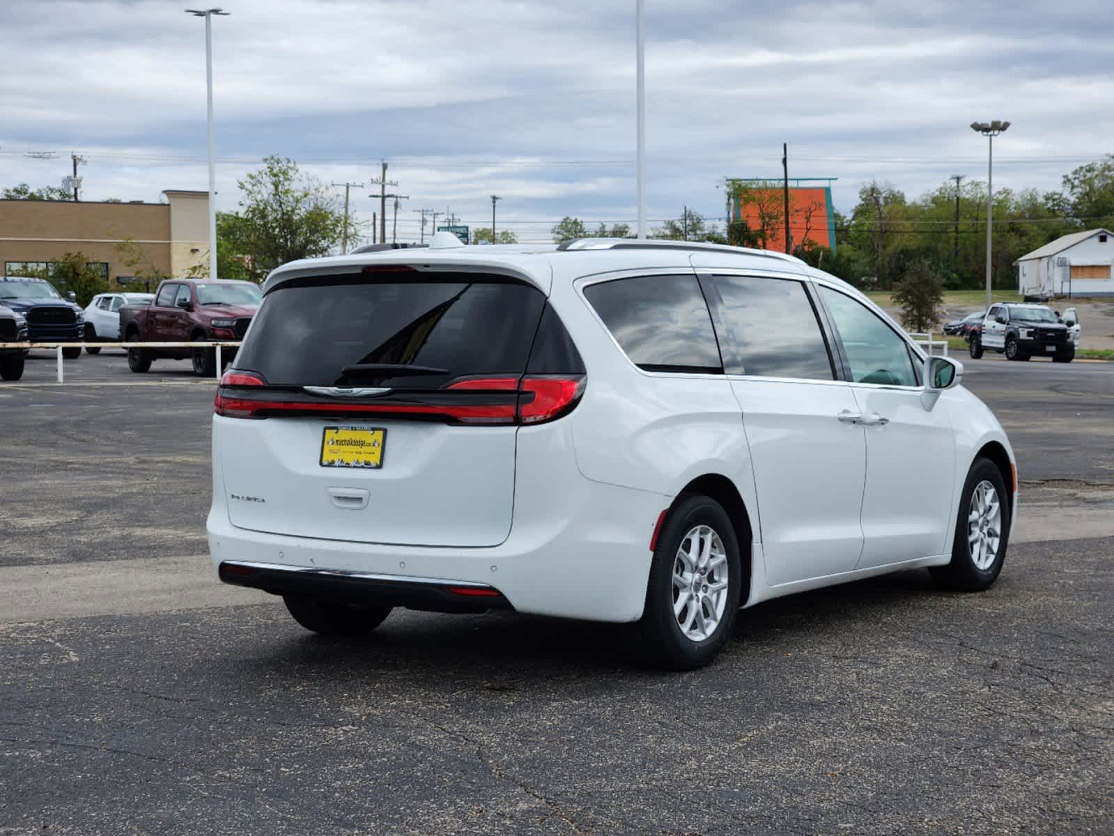 2021 Chrysler Pacifica Touring L 4