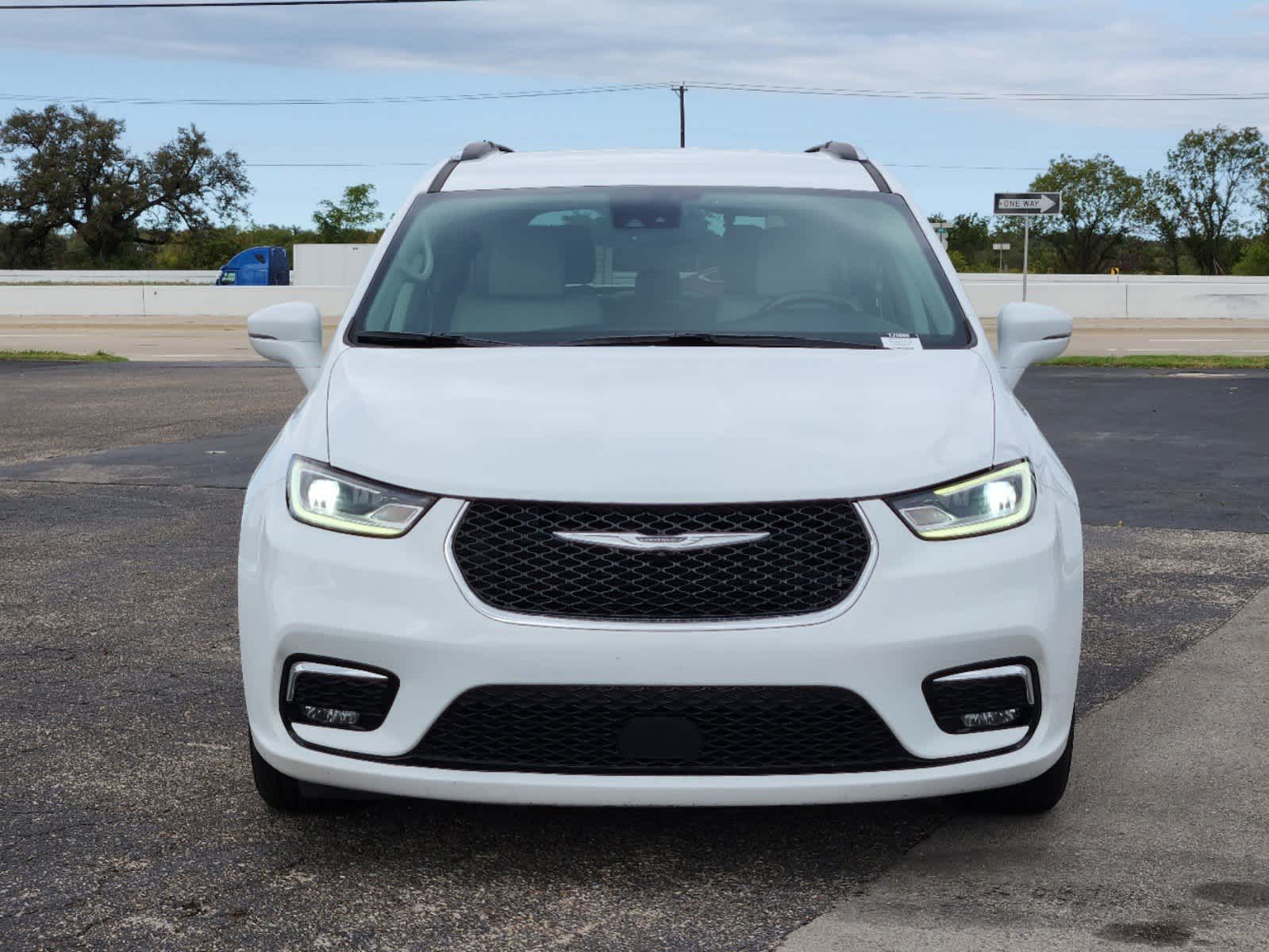 2021 Chrysler Pacifica Touring L 2