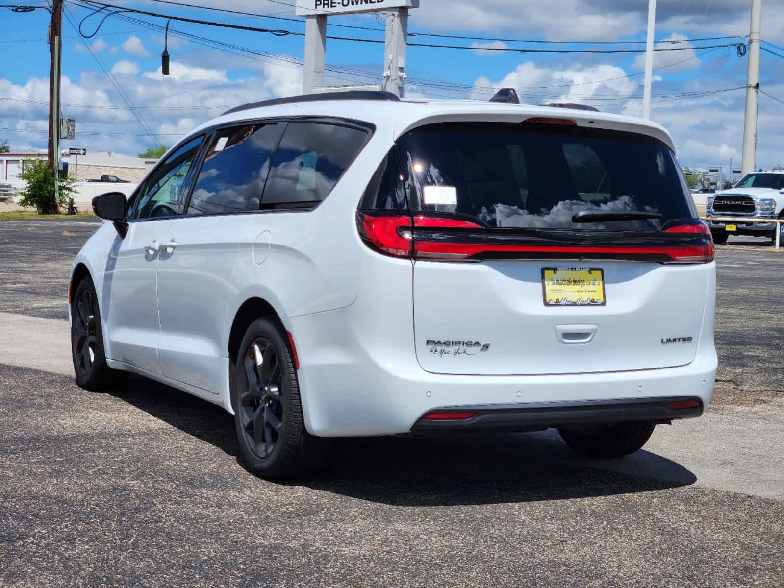 2024 Chrysler Pacifica Limited 4