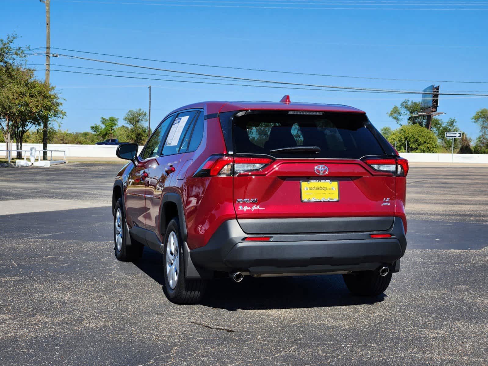 2024 Toyota RAV4 LE 7