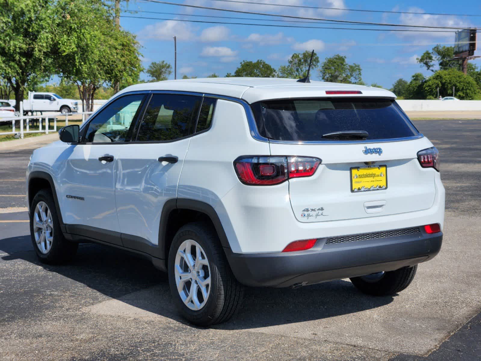 2024 Jeep Compass Sport 3