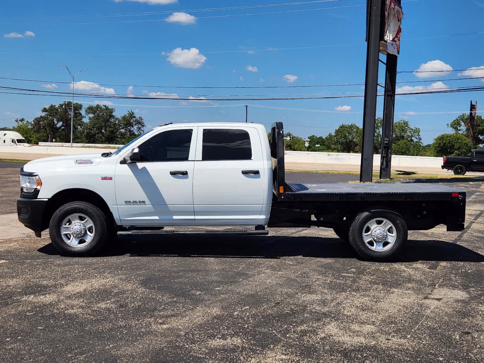 2022 Ram 3500 Chassis Cab Tradesman 4WD Crew Cab 60 CA 172.4 WB 4