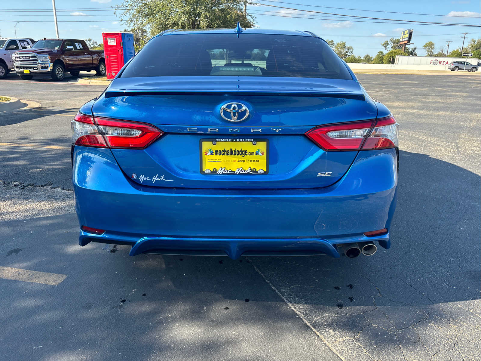 2019 Toyota Camry SE 4