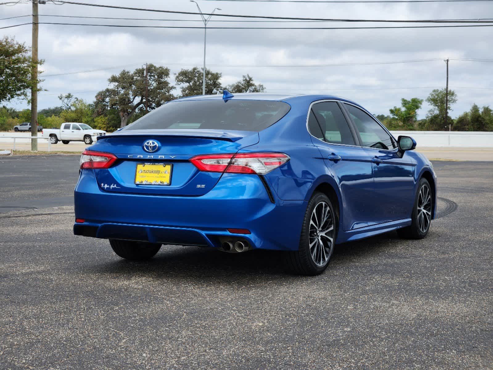 2019 Toyota Camry SE 10