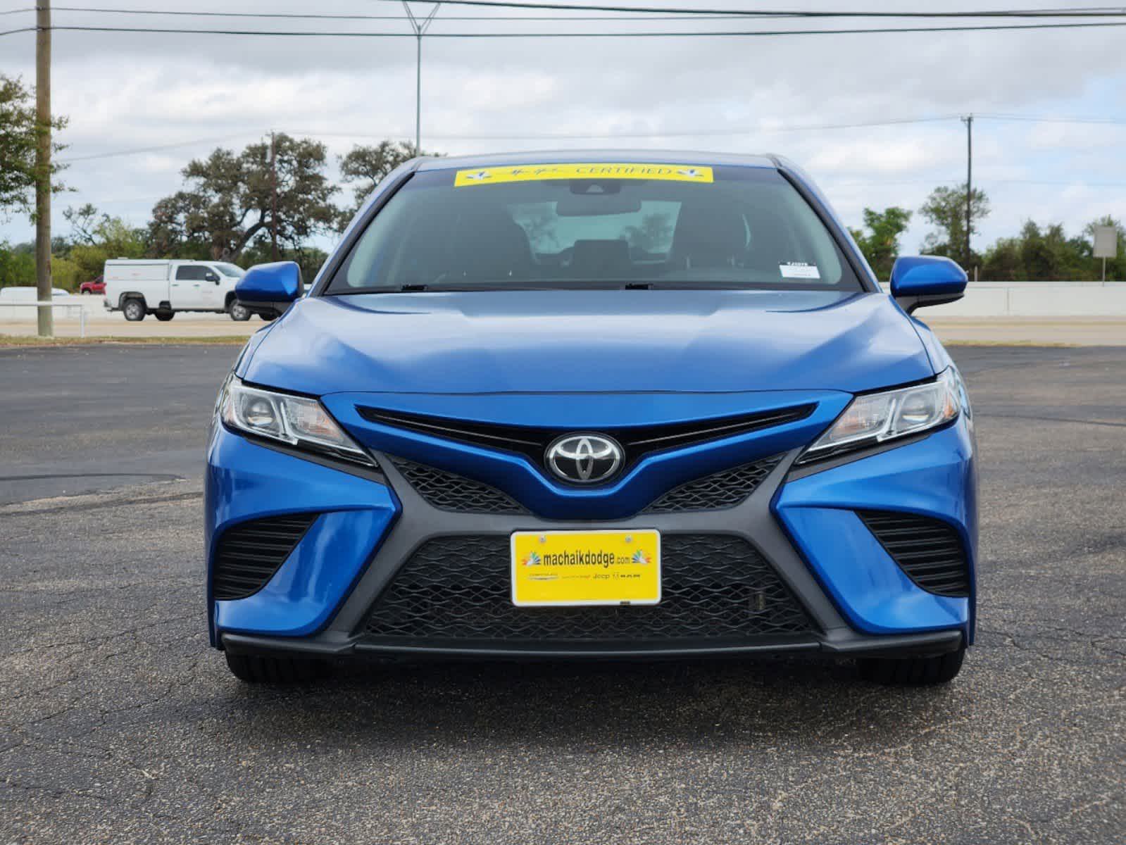 2019 Toyota Camry SE 4