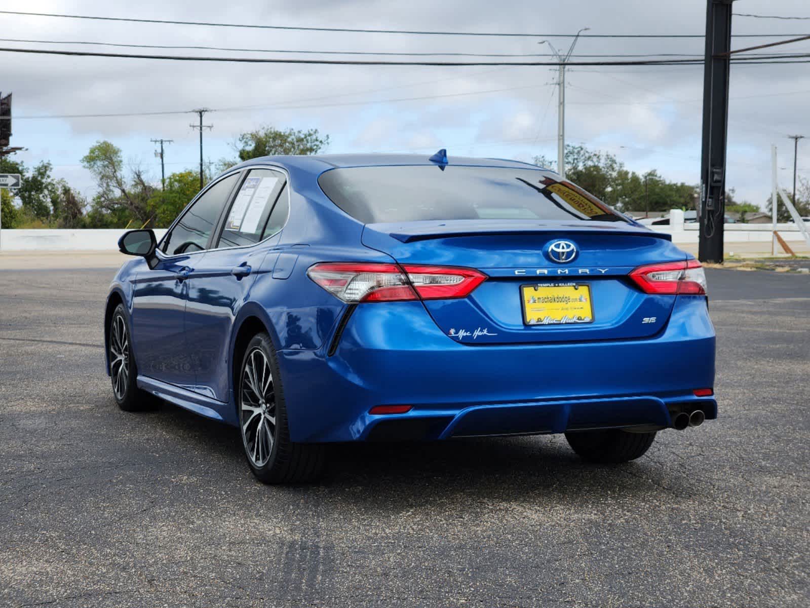 2019 Toyota Camry SE 14