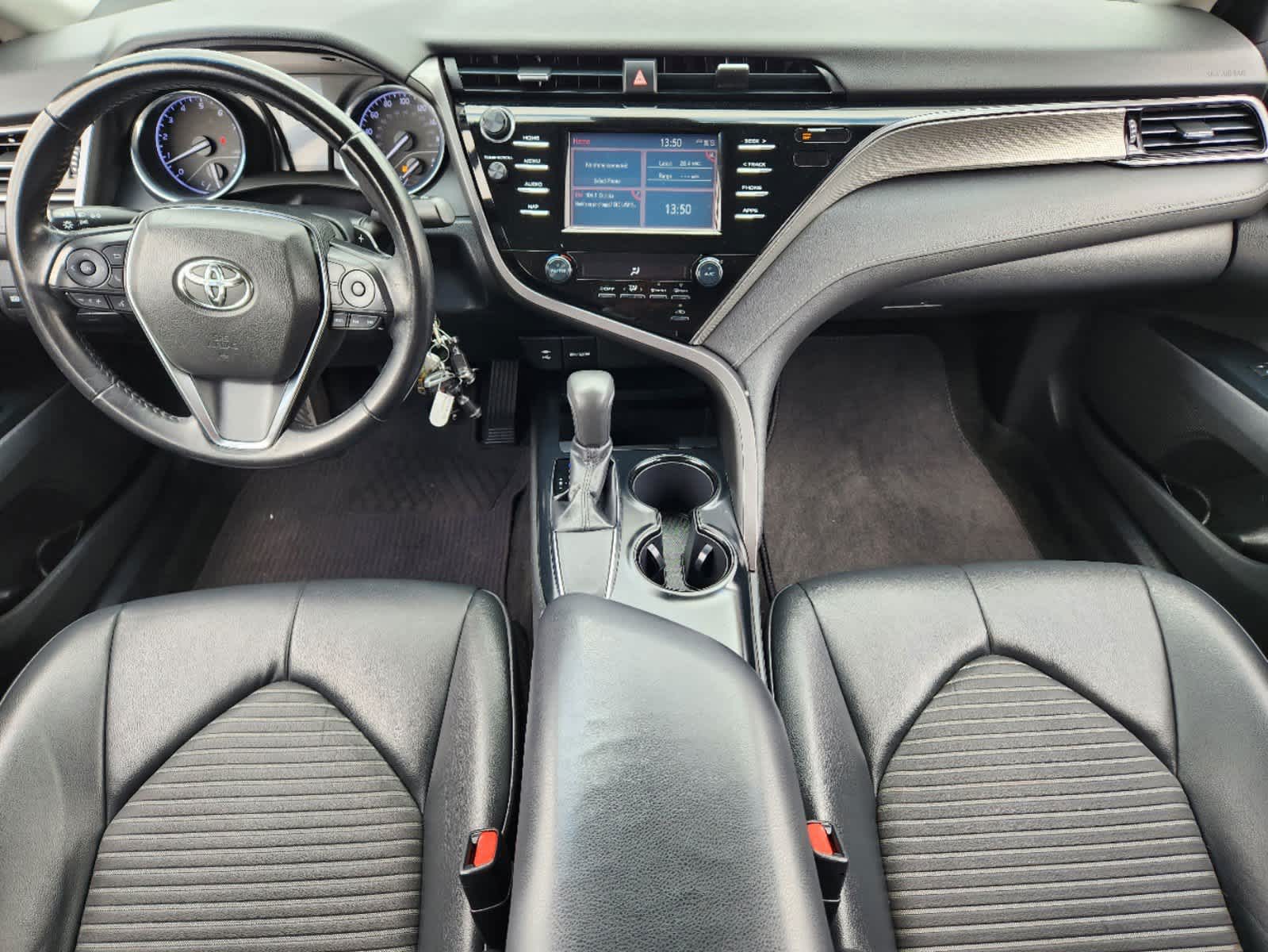 2019 Toyota Camry SE 39