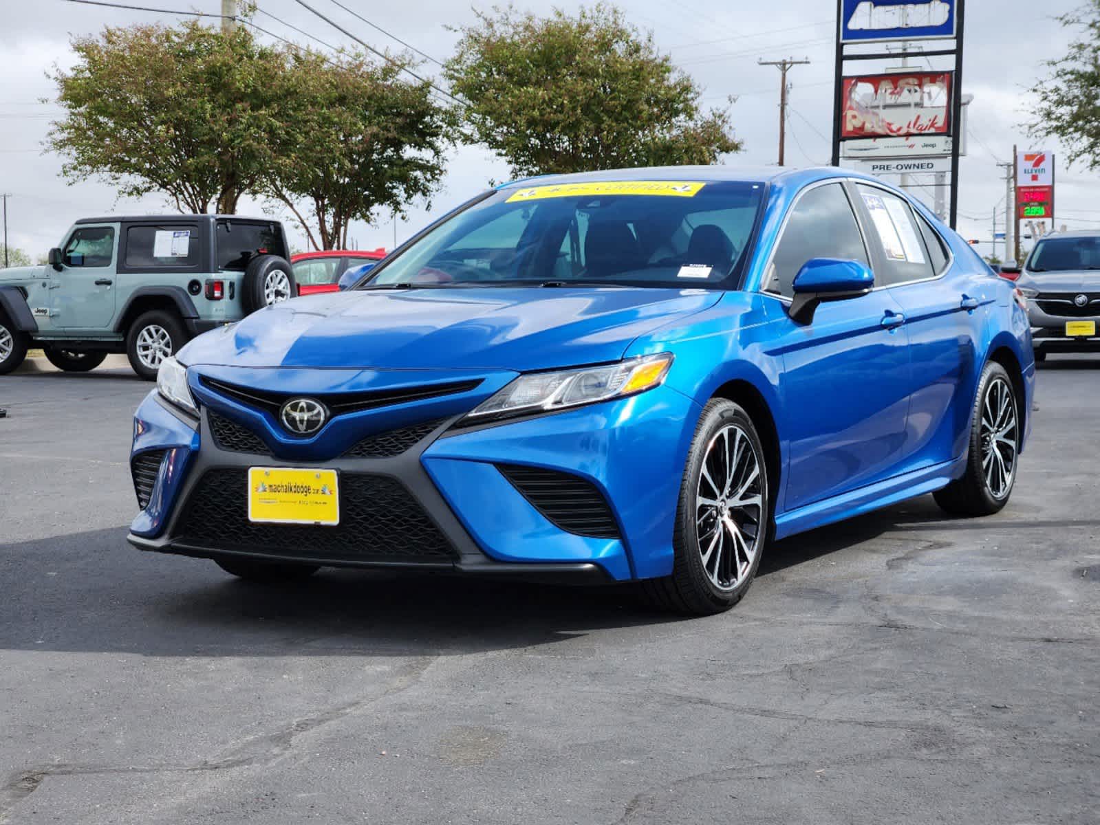 2019 Toyota Camry SE 6