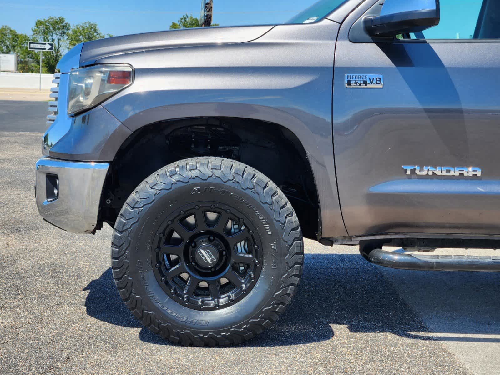 2015 Toyota Tundra LTD CrewMax 5.7L FFV V8 6-Spd AT 6