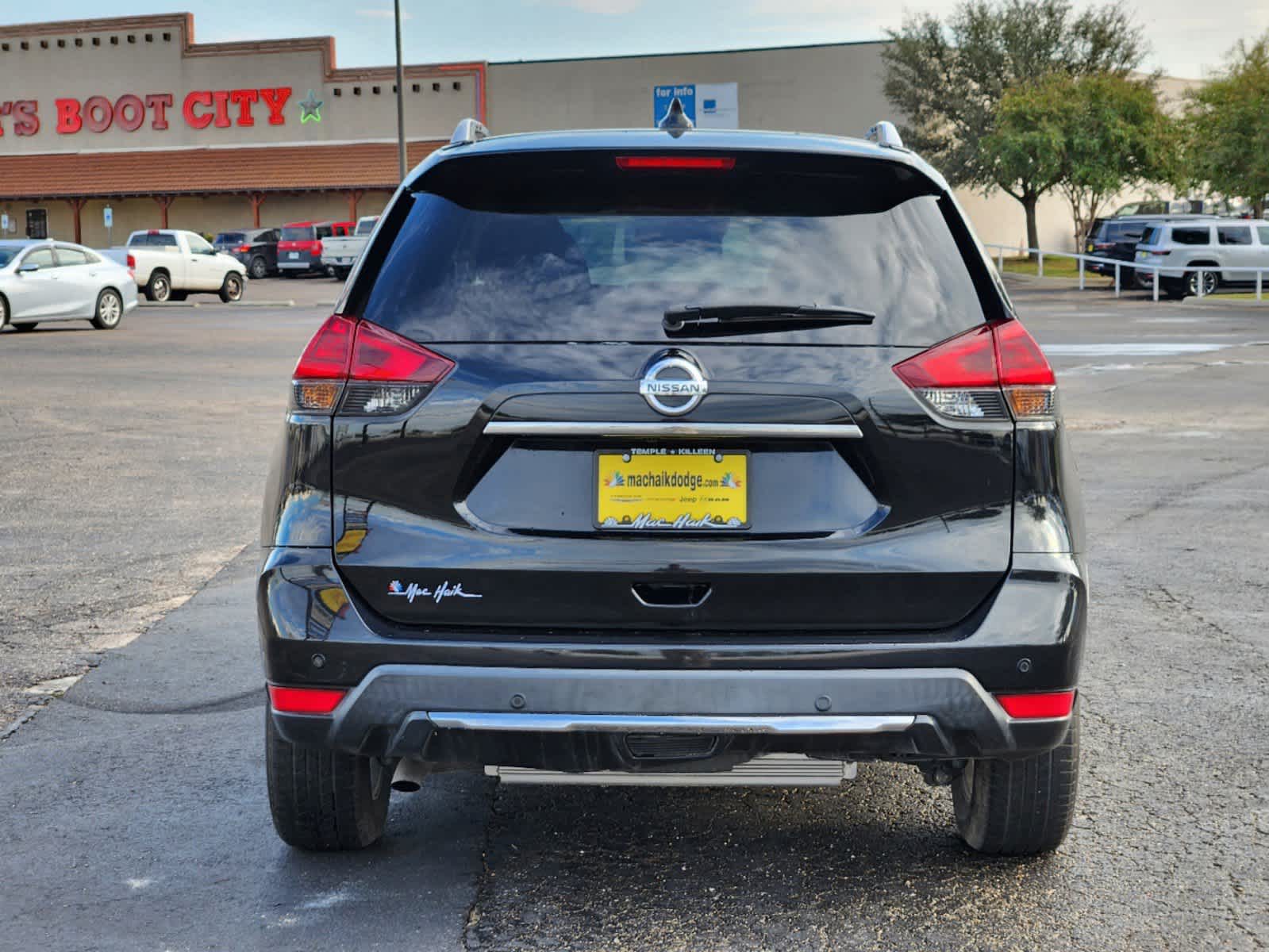 2020 Nissan Rogue SV 6