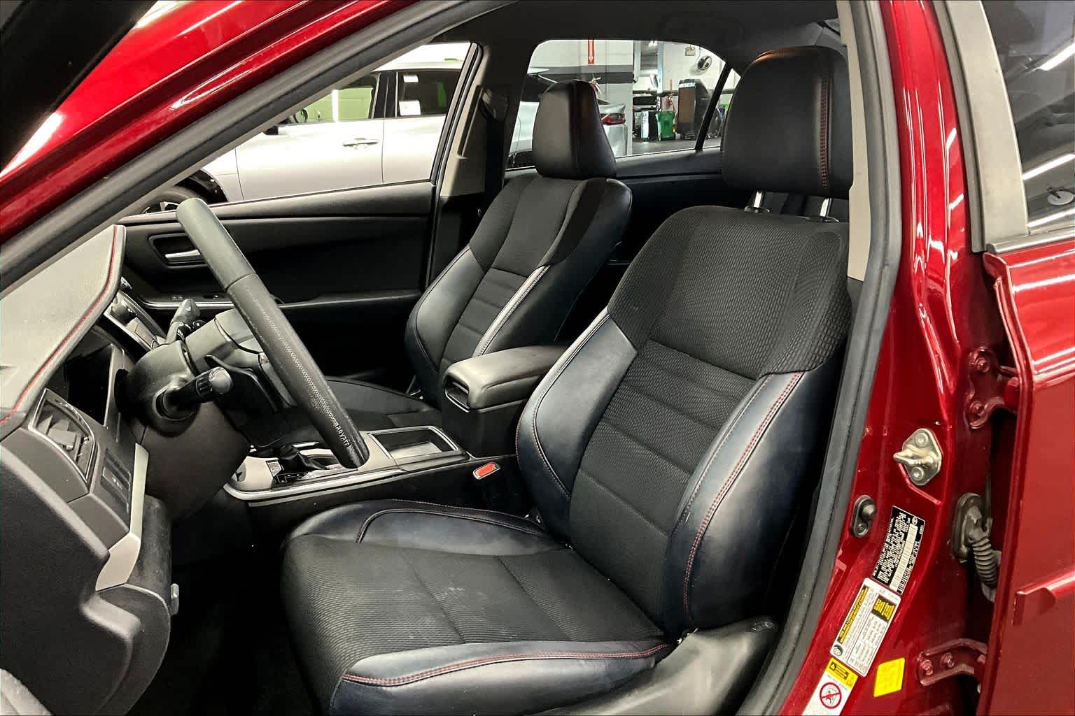 View vehicle photo 7