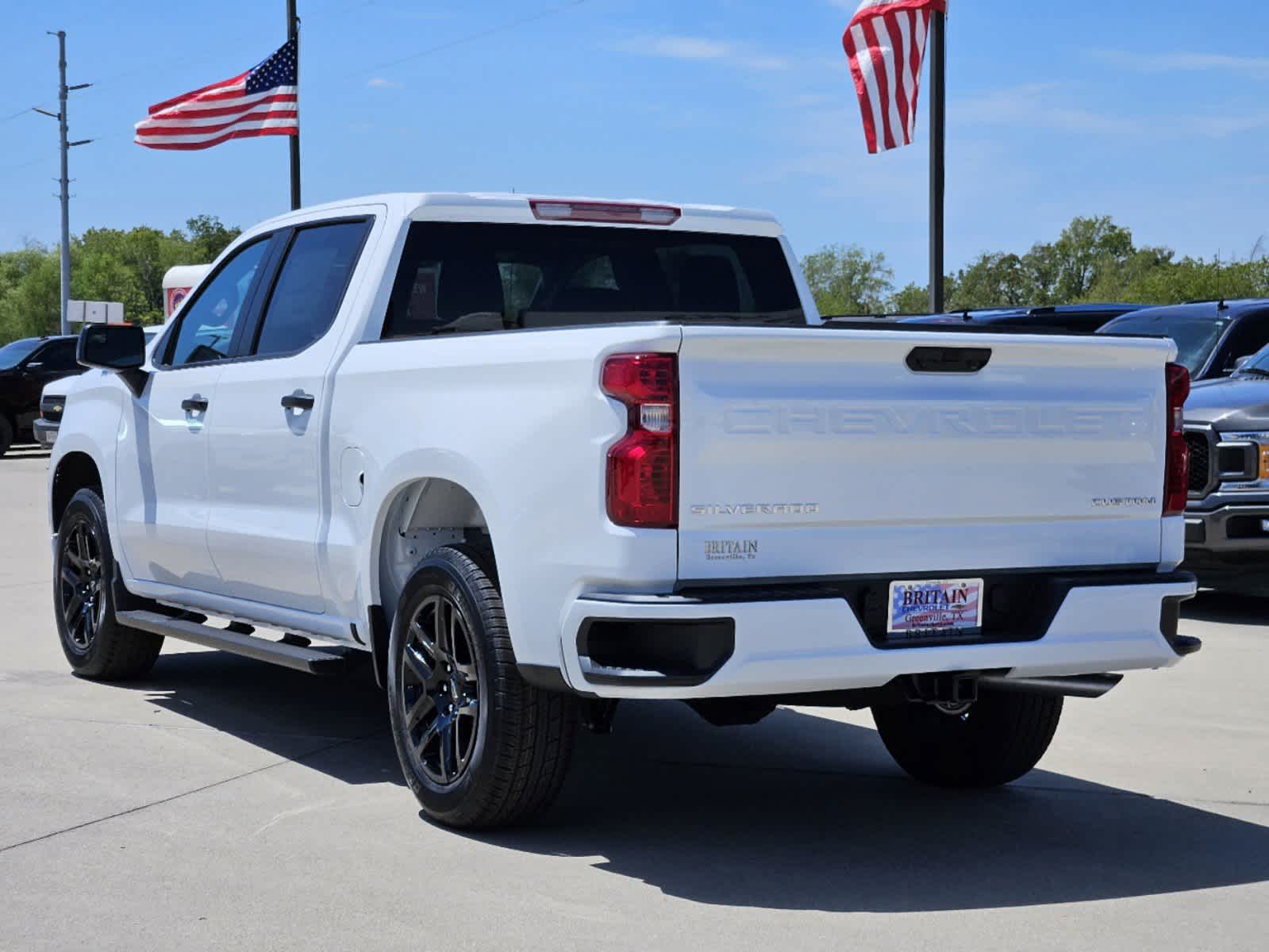 2024 Chevrolet Silverado 1500 Custom 2WD Crew Cab 147 3