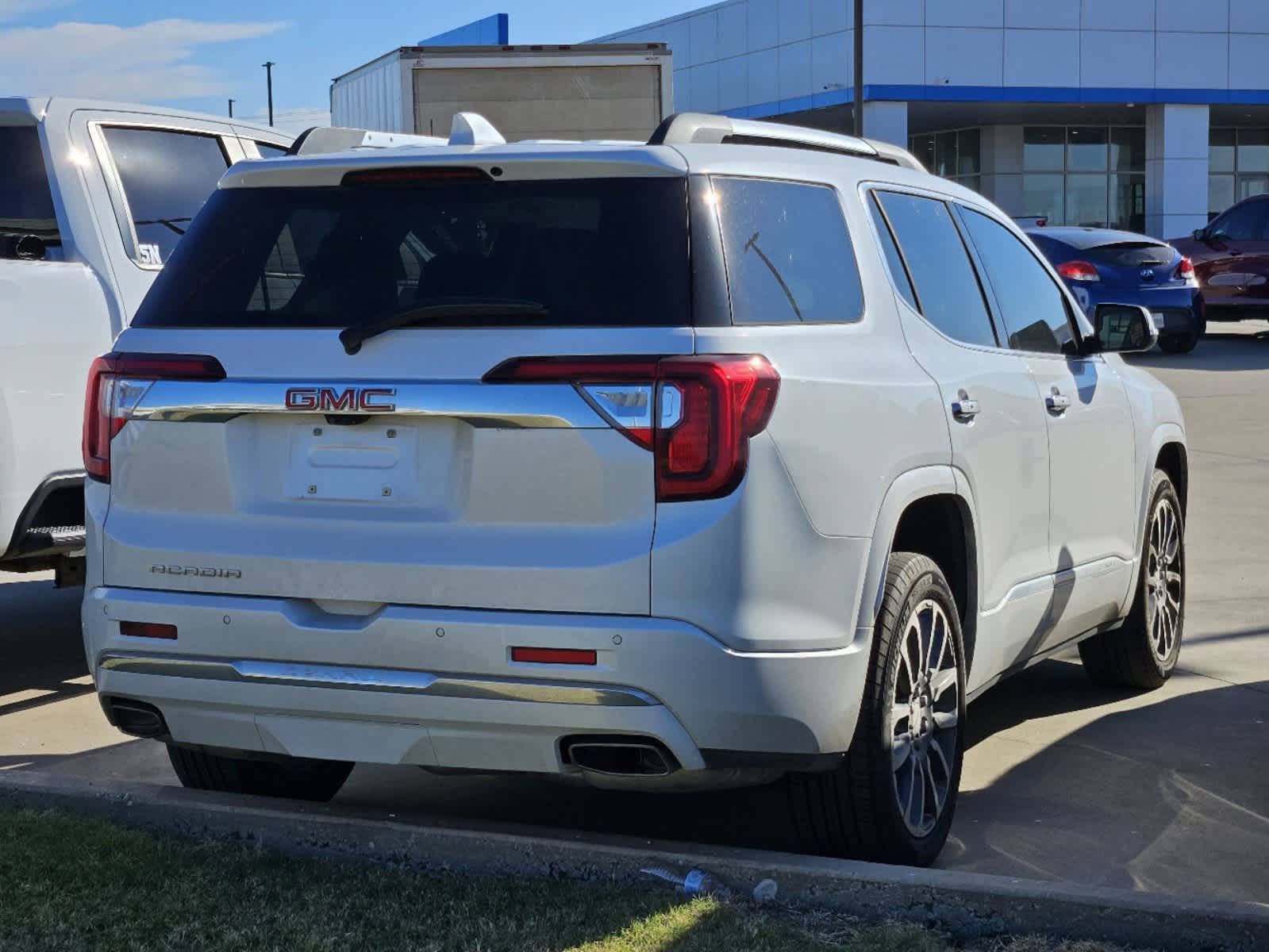 2023 GMC Acadia Denali 4