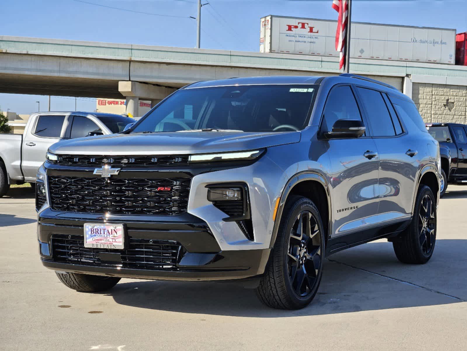 2024 Chevrolet Traverse FWD RS 2