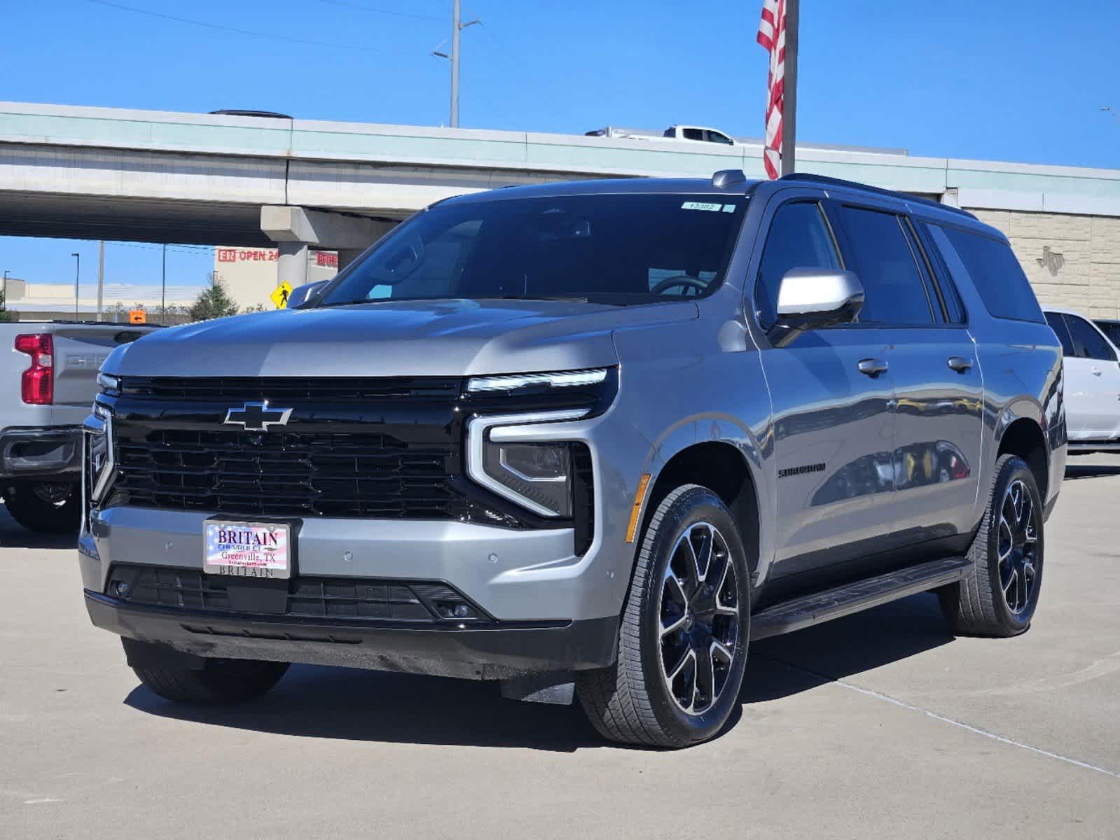 2025 Chevrolet Suburban RST 2