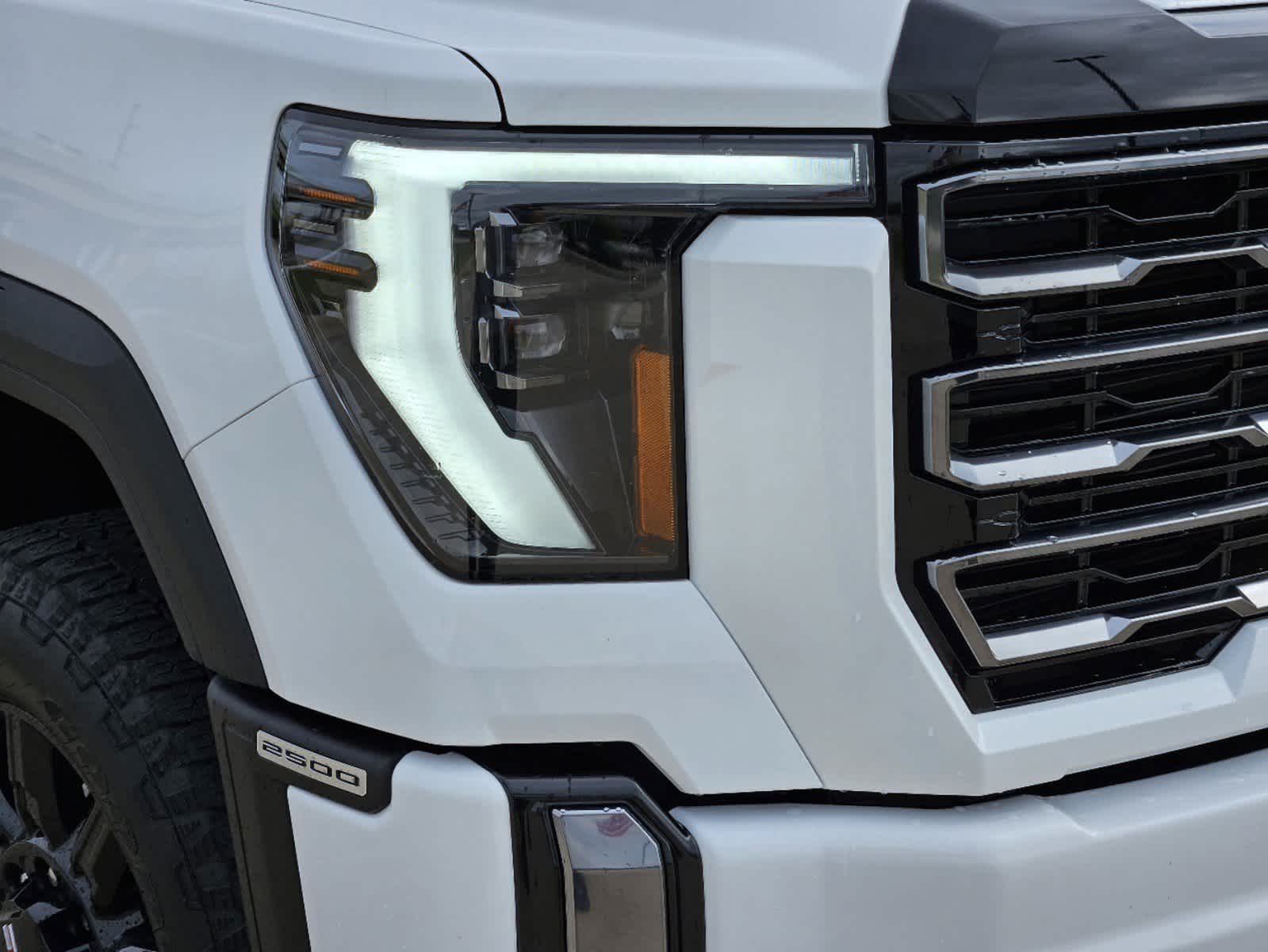 2024 GMC Sierra 2500HD AT4 4WD Crew Cab 159 13