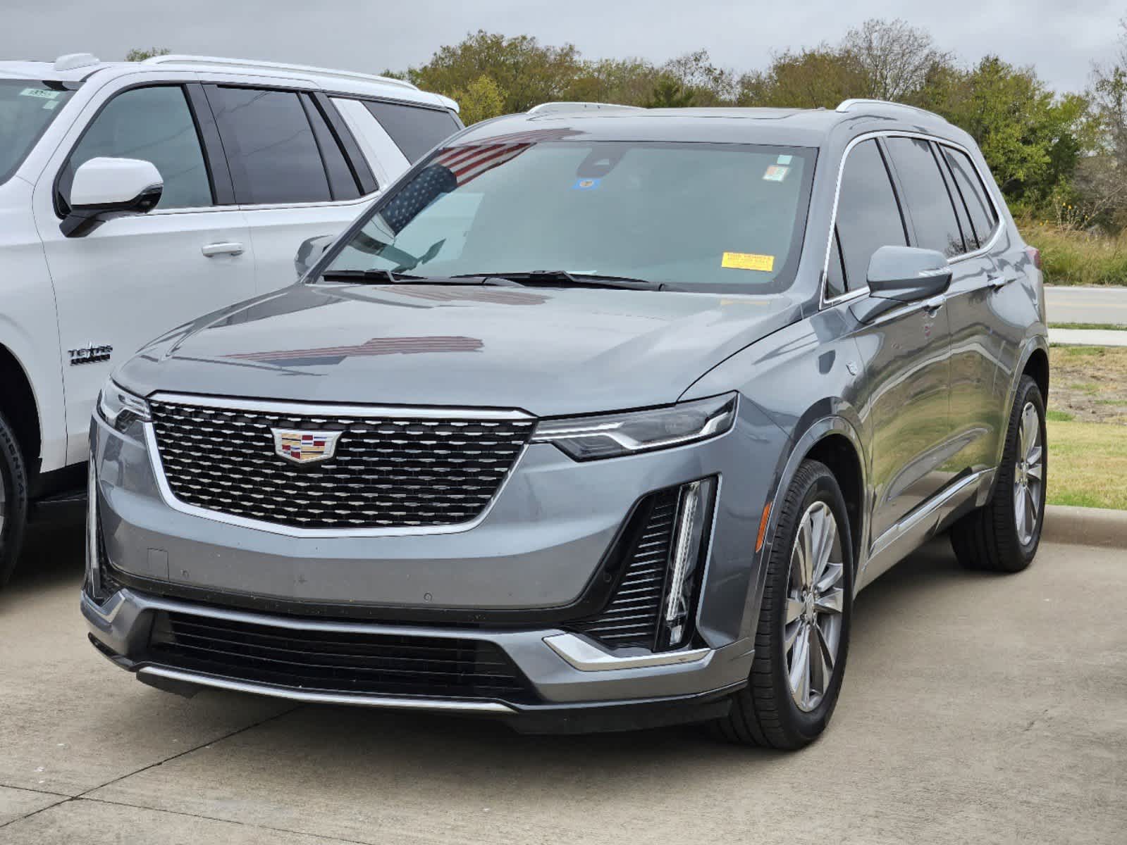 2022 Cadillac XT6 Premium Luxury 2