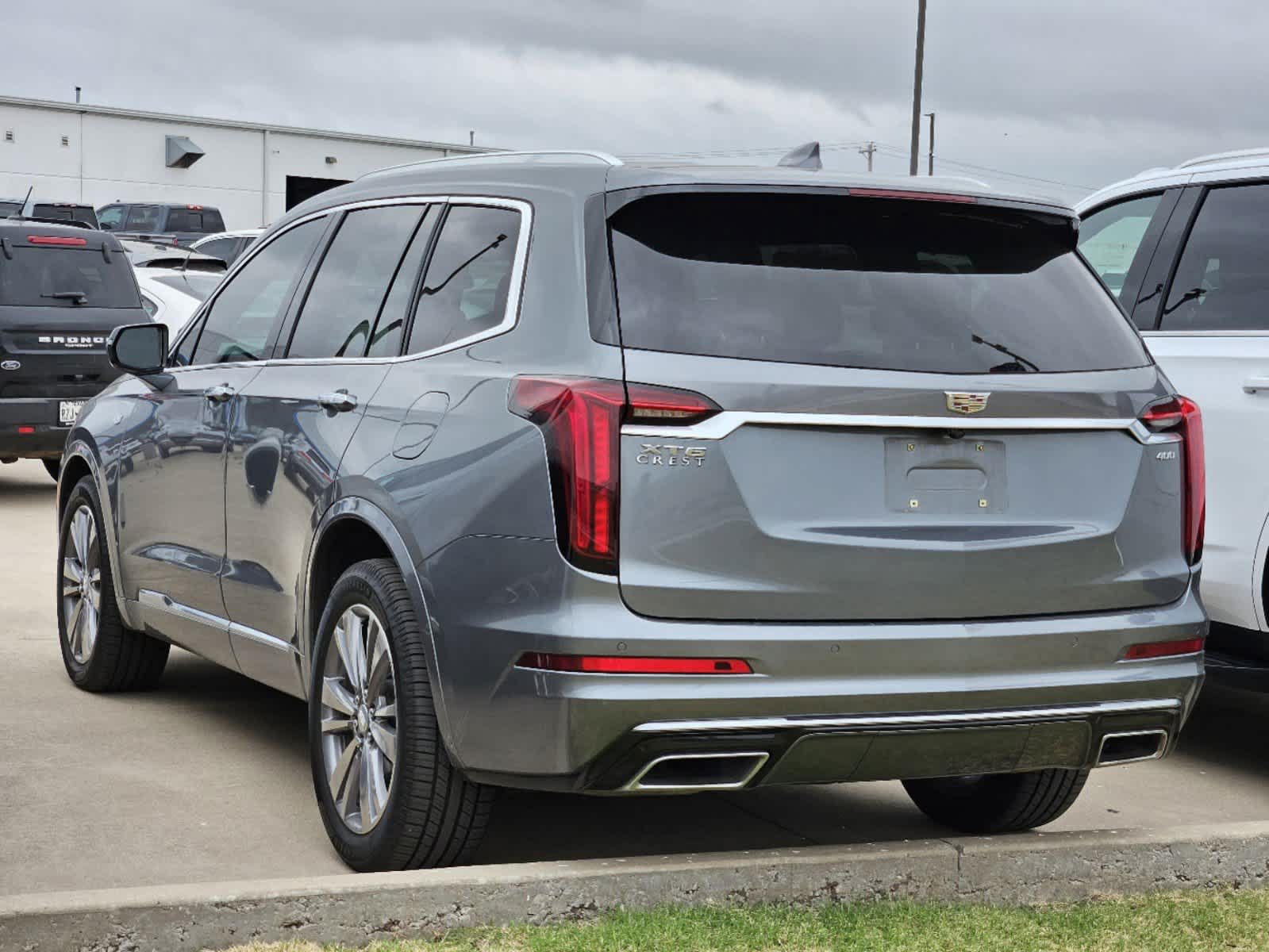 2022 Cadillac XT6 Premium Luxury 3