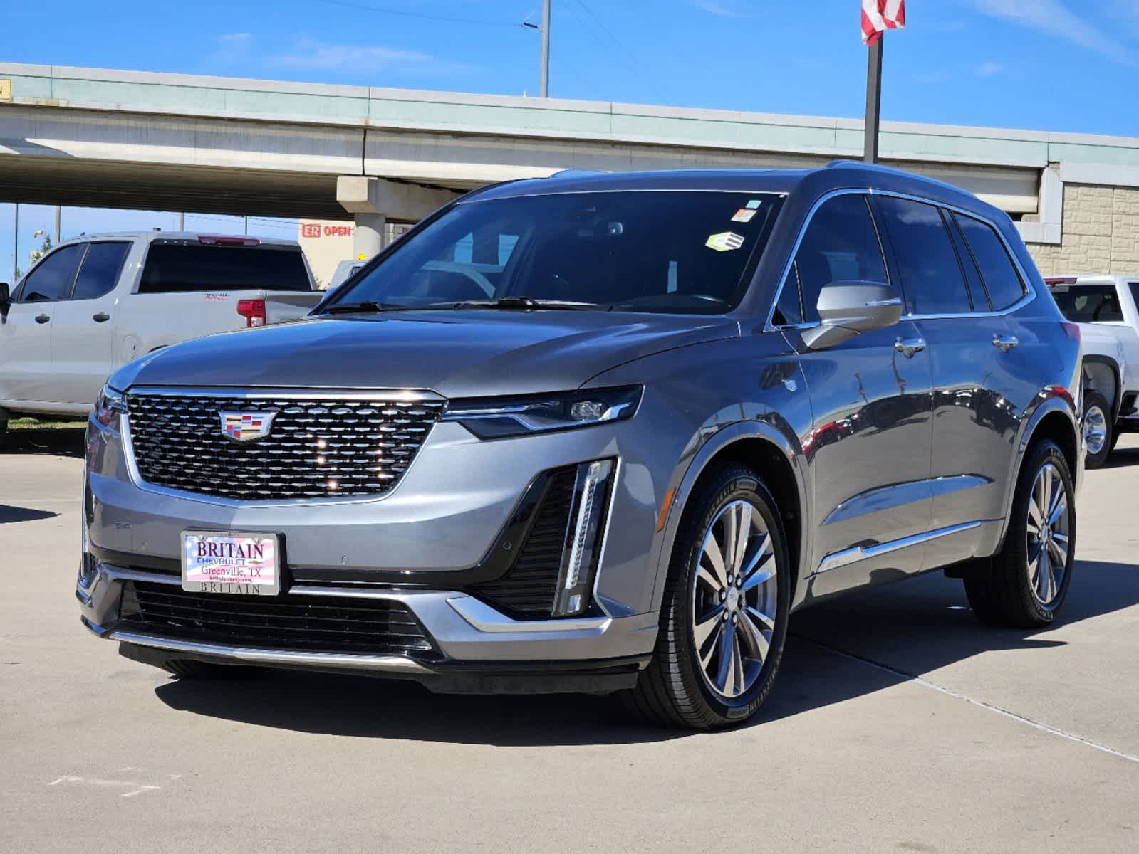 2022 Cadillac XT6 Premium Luxury 2