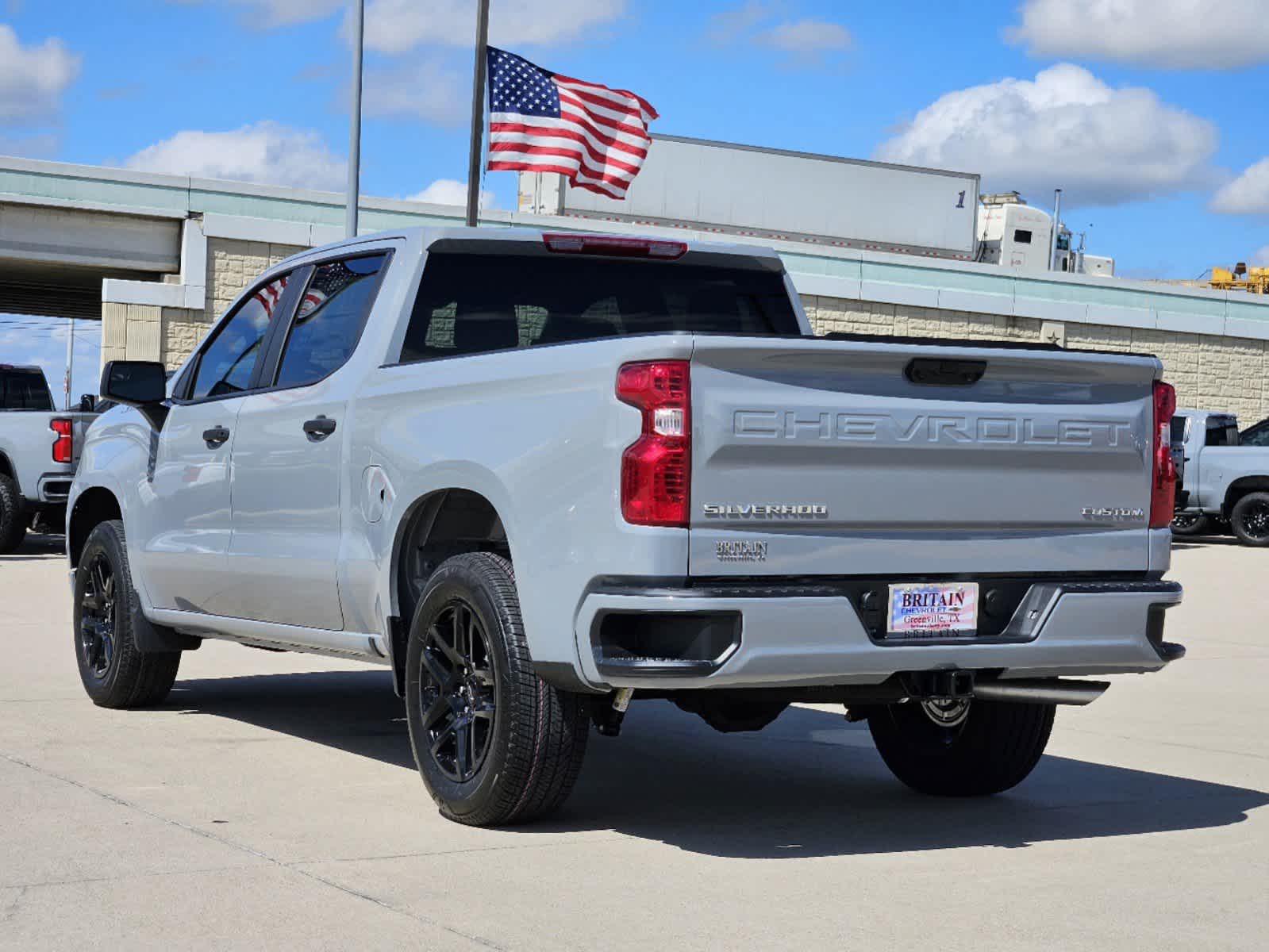 2025 Chevrolet Silverado 1500 Custom 2WD Crew Cab 147 3