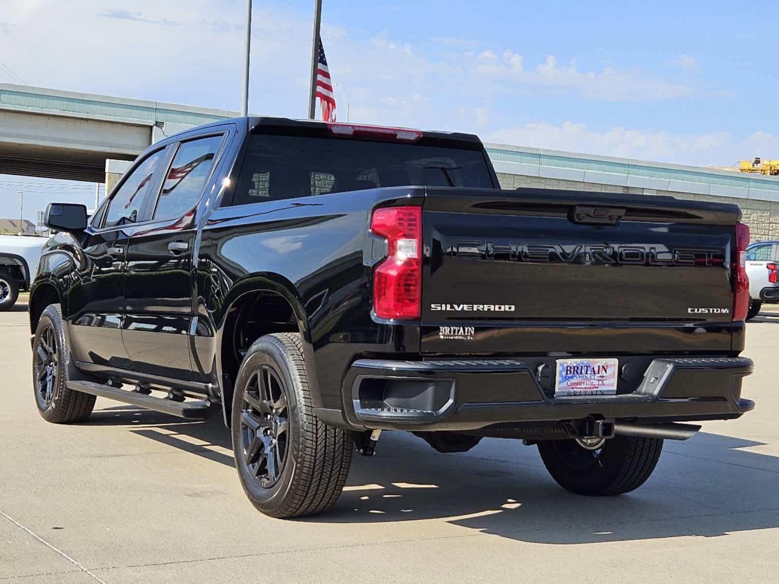 2024 Chevrolet Silverado 1500 Custom 2WD Crew Cab 147 3