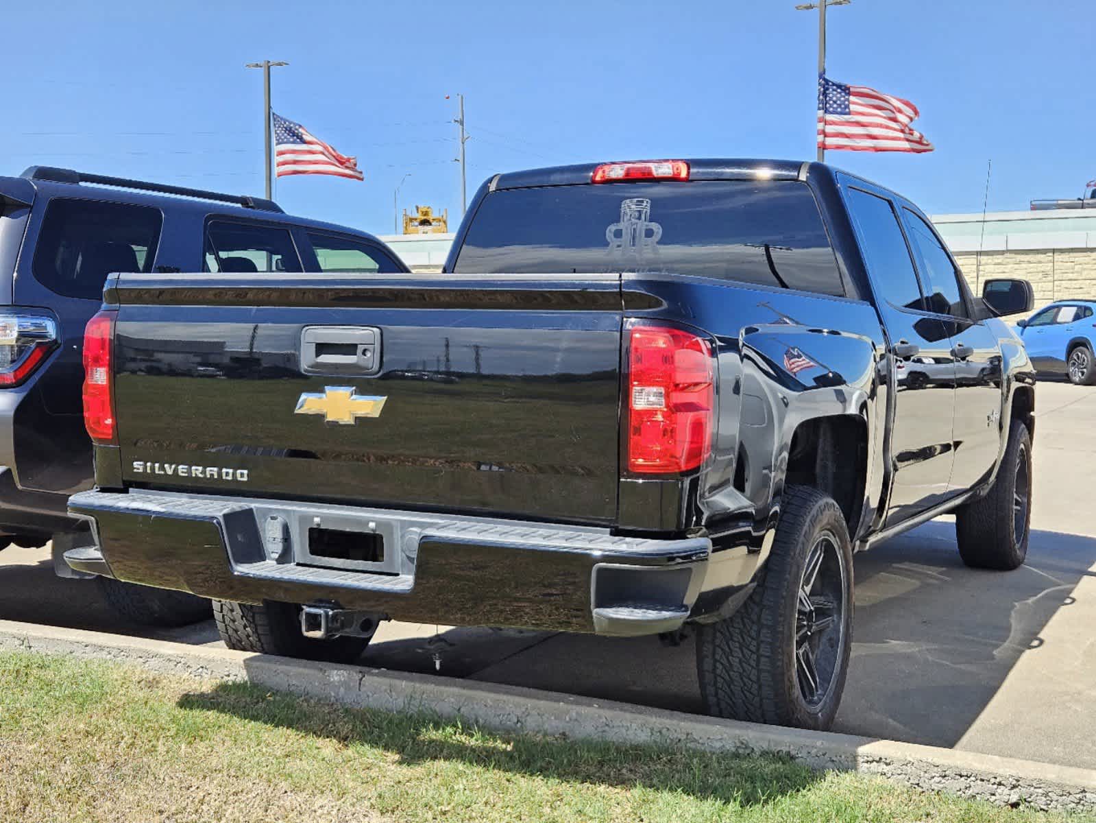 2018 Chevrolet Silverado 1500 Custom 2WD Crew Cab 143.5 4