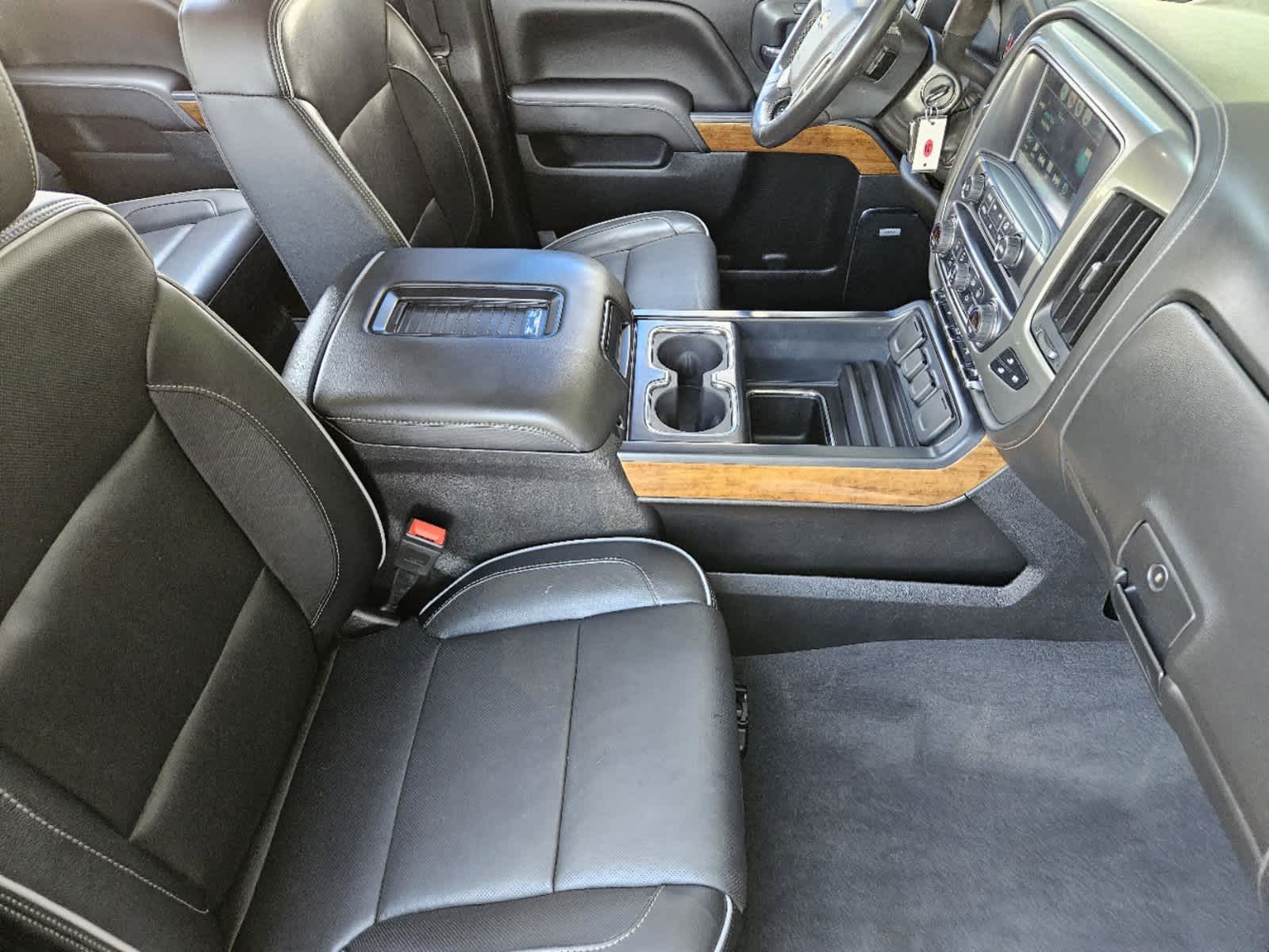2018 Chevrolet Silverado 1500 High Country 2WD Crew Cab 143.5 17