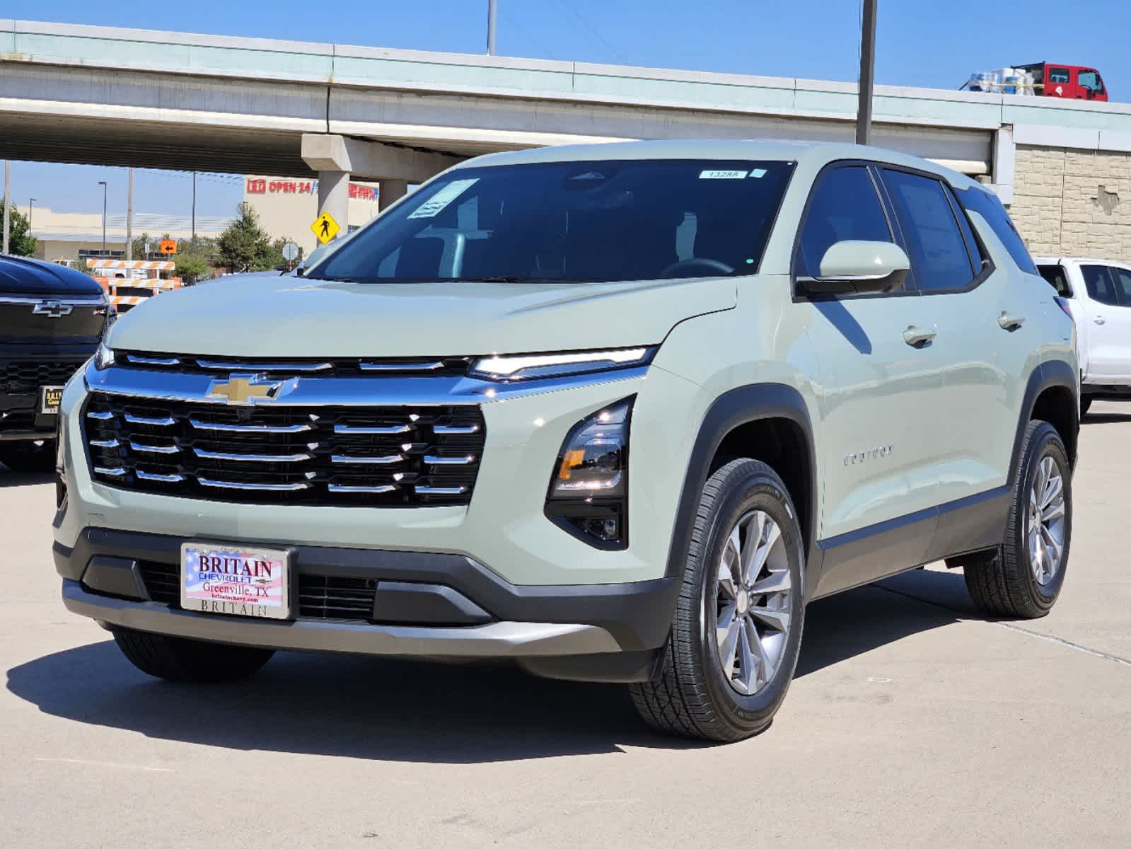 2025 Chevrolet Equinox FWD LT 2