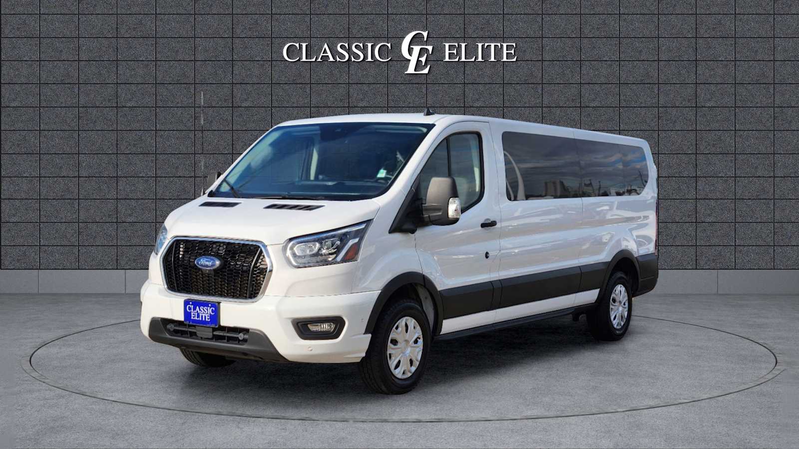 2023 Ford Transit Passenger XLT 3