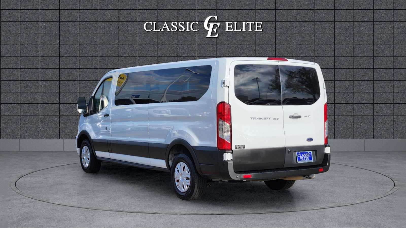 2023 Ford Transit Passenger XLT 4