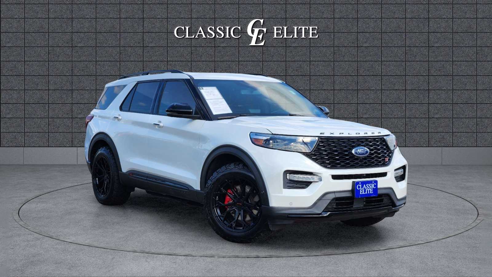 2021 Ford Explorer ST 1