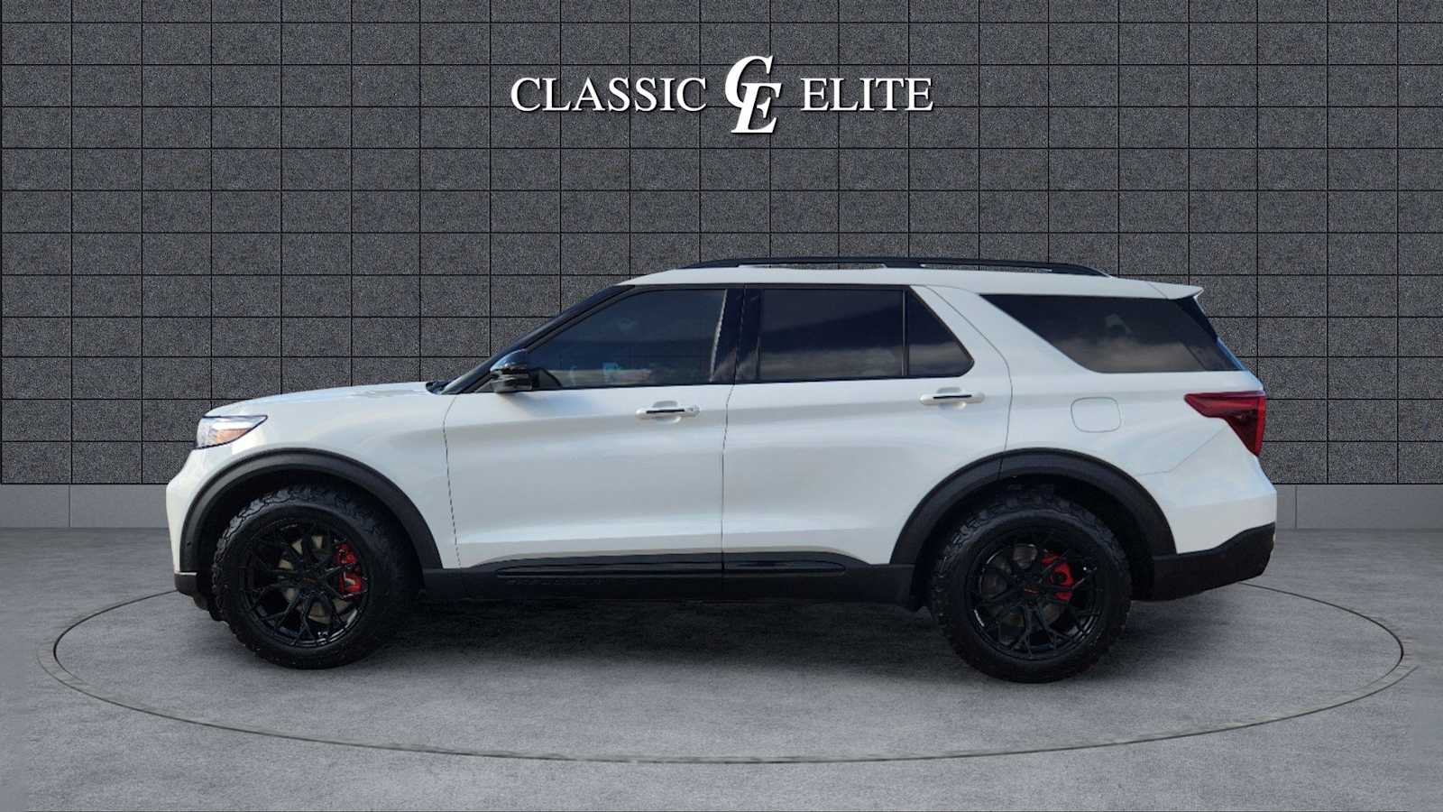 2021 Ford Explorer ST 7