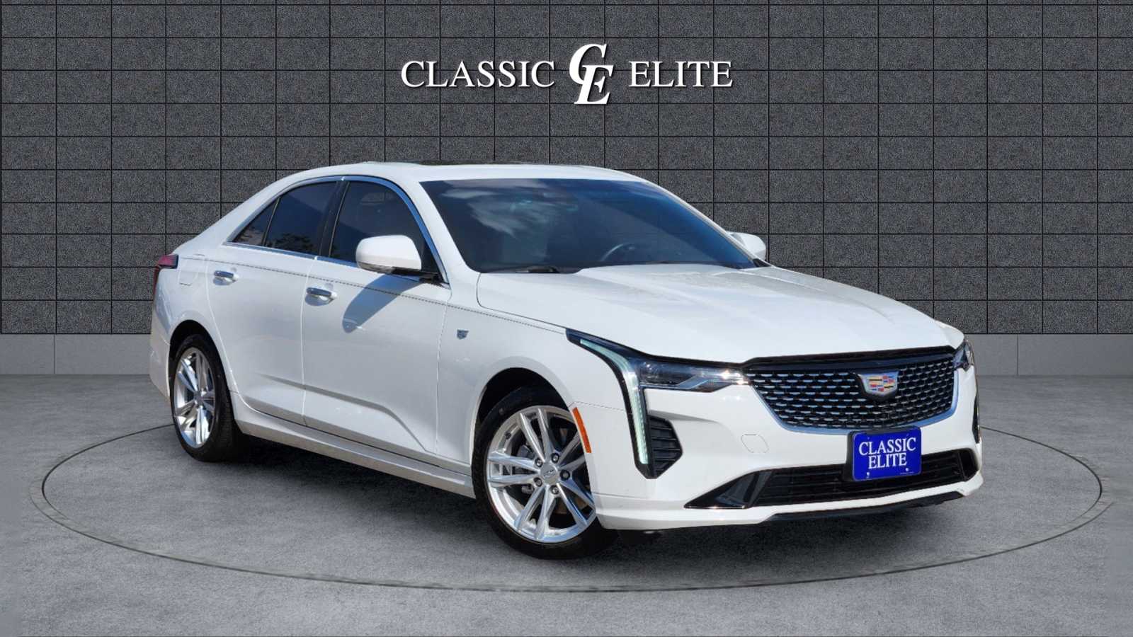 2023 Cadillac CT4 Luxury 1