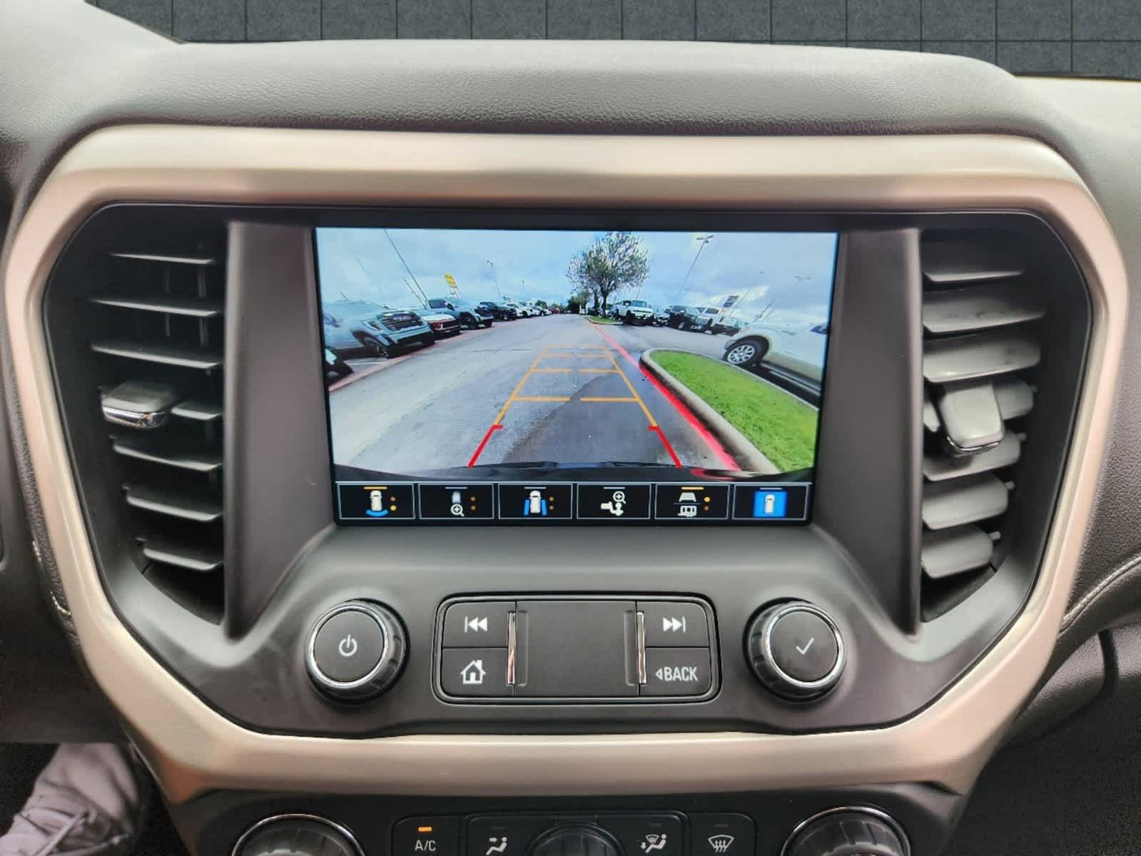 2021 GMC Acadia Denali 9