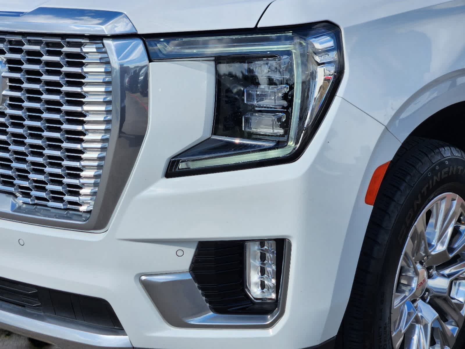 2023 GMC Yukon Denali 32